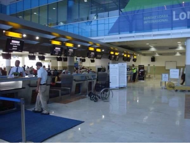 Foto Bandara Cek in Hall Bandar Udara Zainuddin Abdul Madjid - Lombok