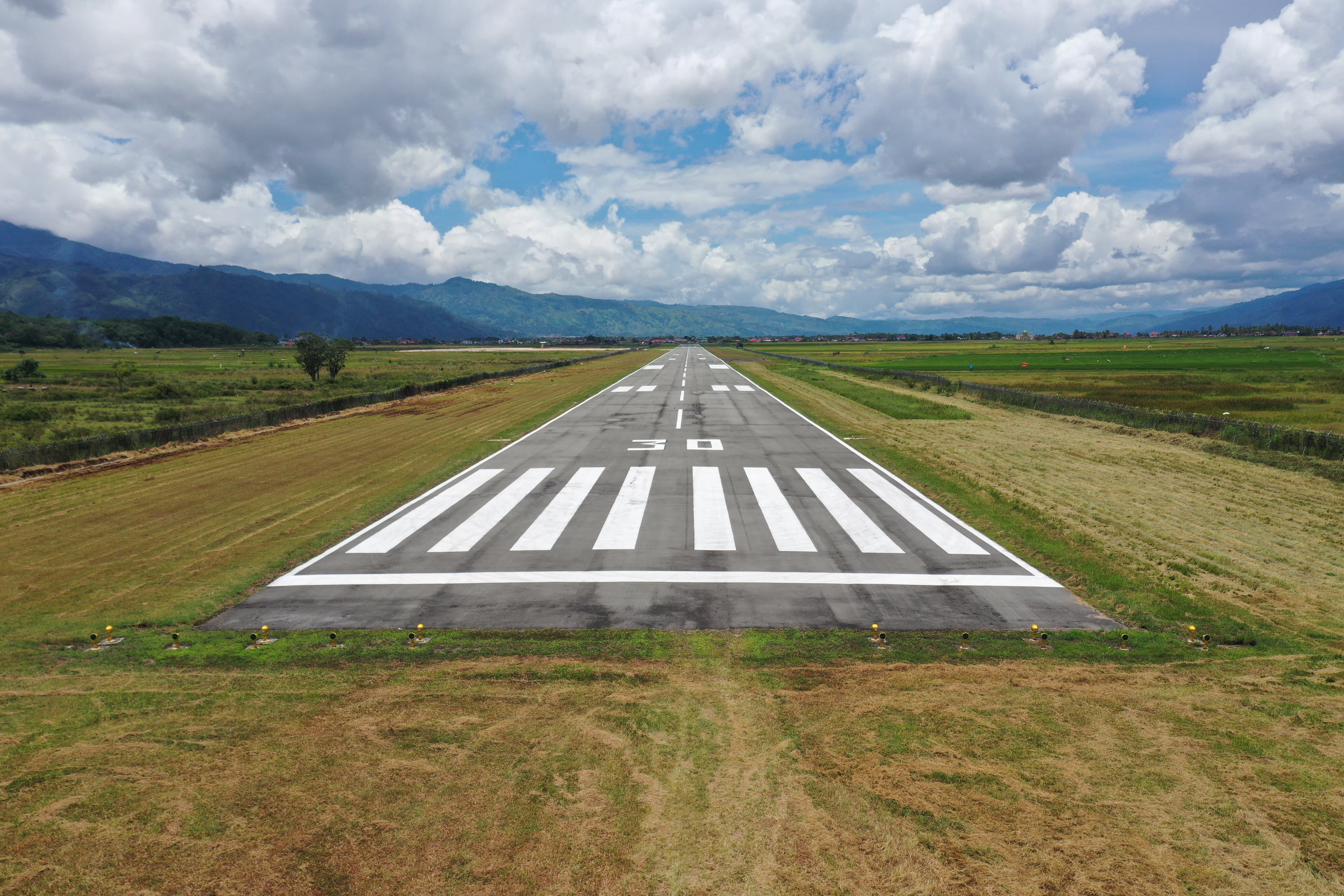 Foto Bandara RUNWAY