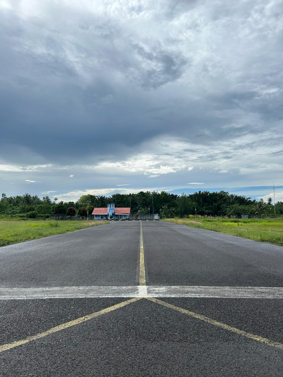 Foto Bandara Foto Taxiway Bandar Udara Lasondre