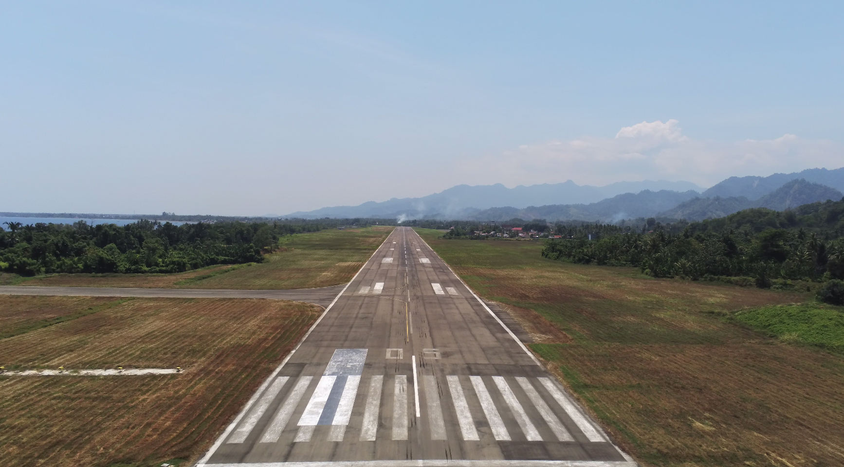 Foto Bandara Runway