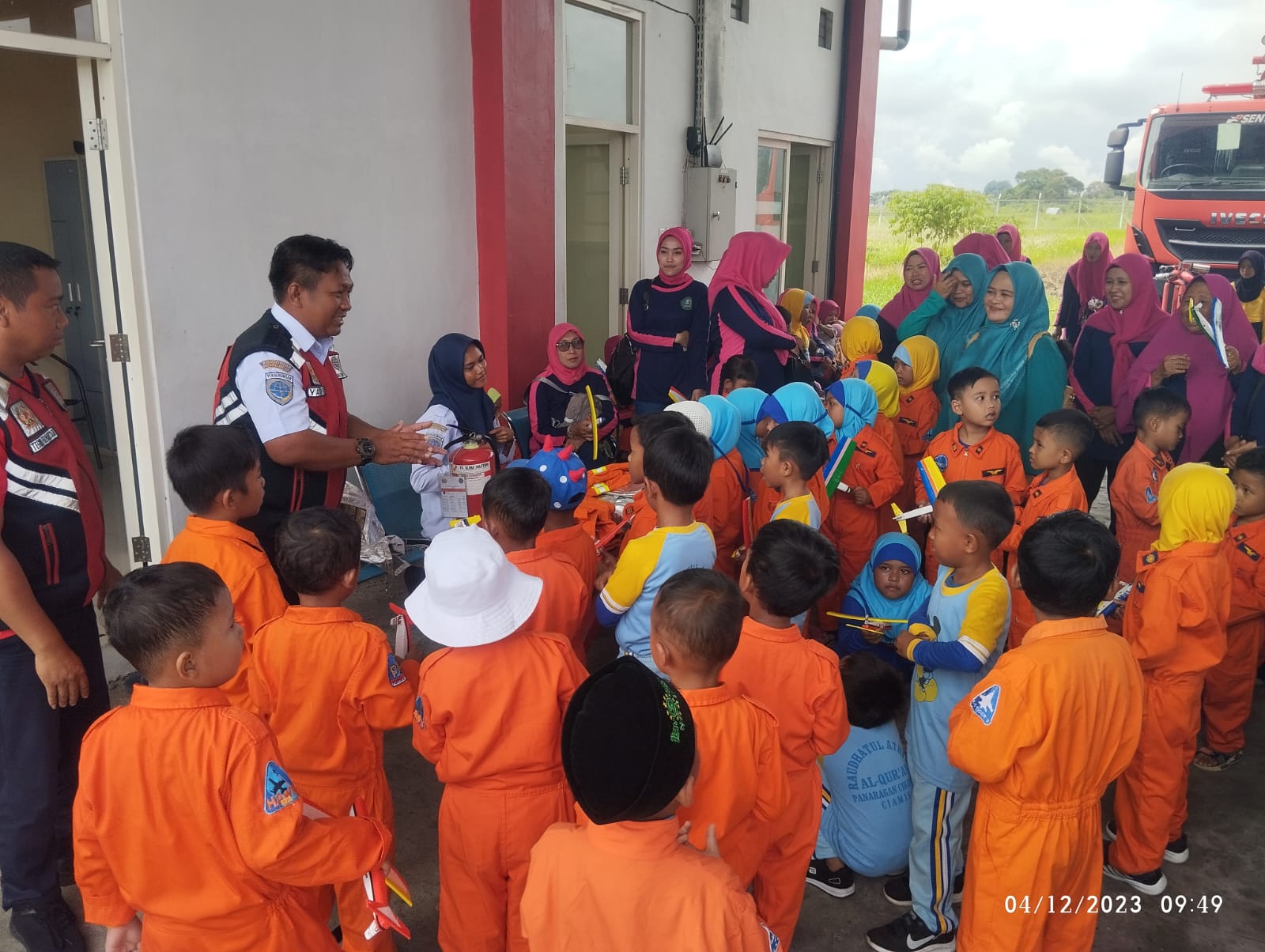 Foto Bandara Kunjungan edukasi dari sekolah 