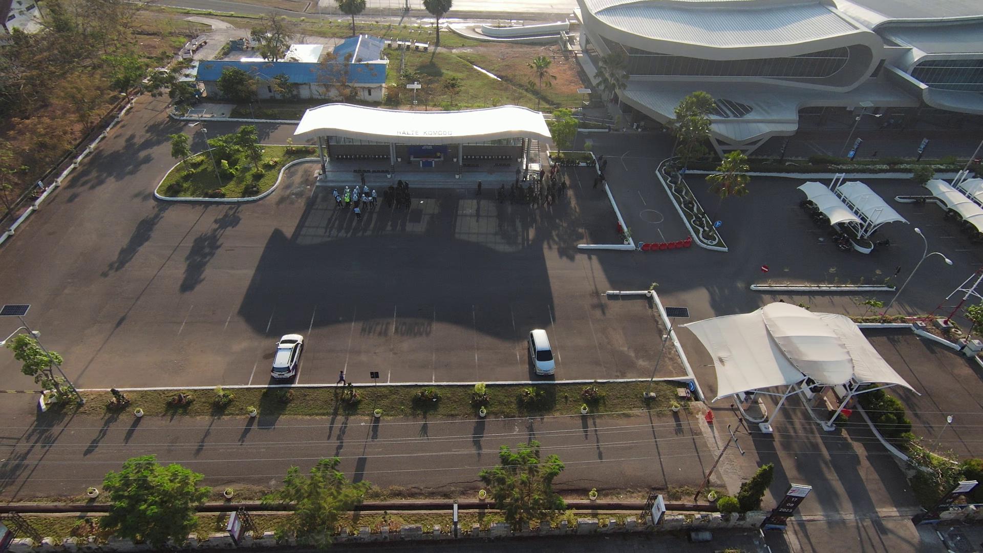 Foto Bandara AREA PARKIR HALTE BUS