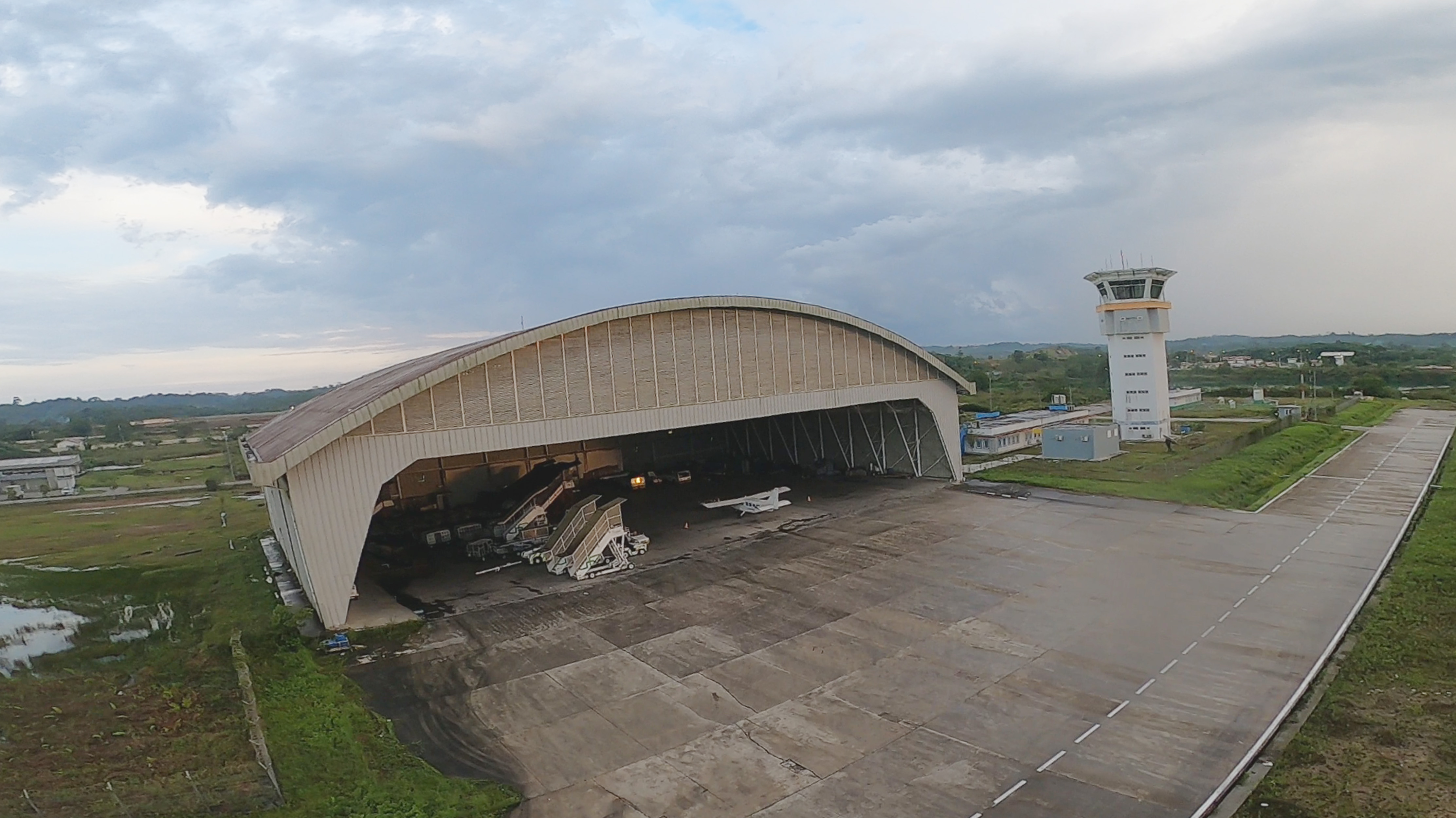 Foto Bandara Hanggar