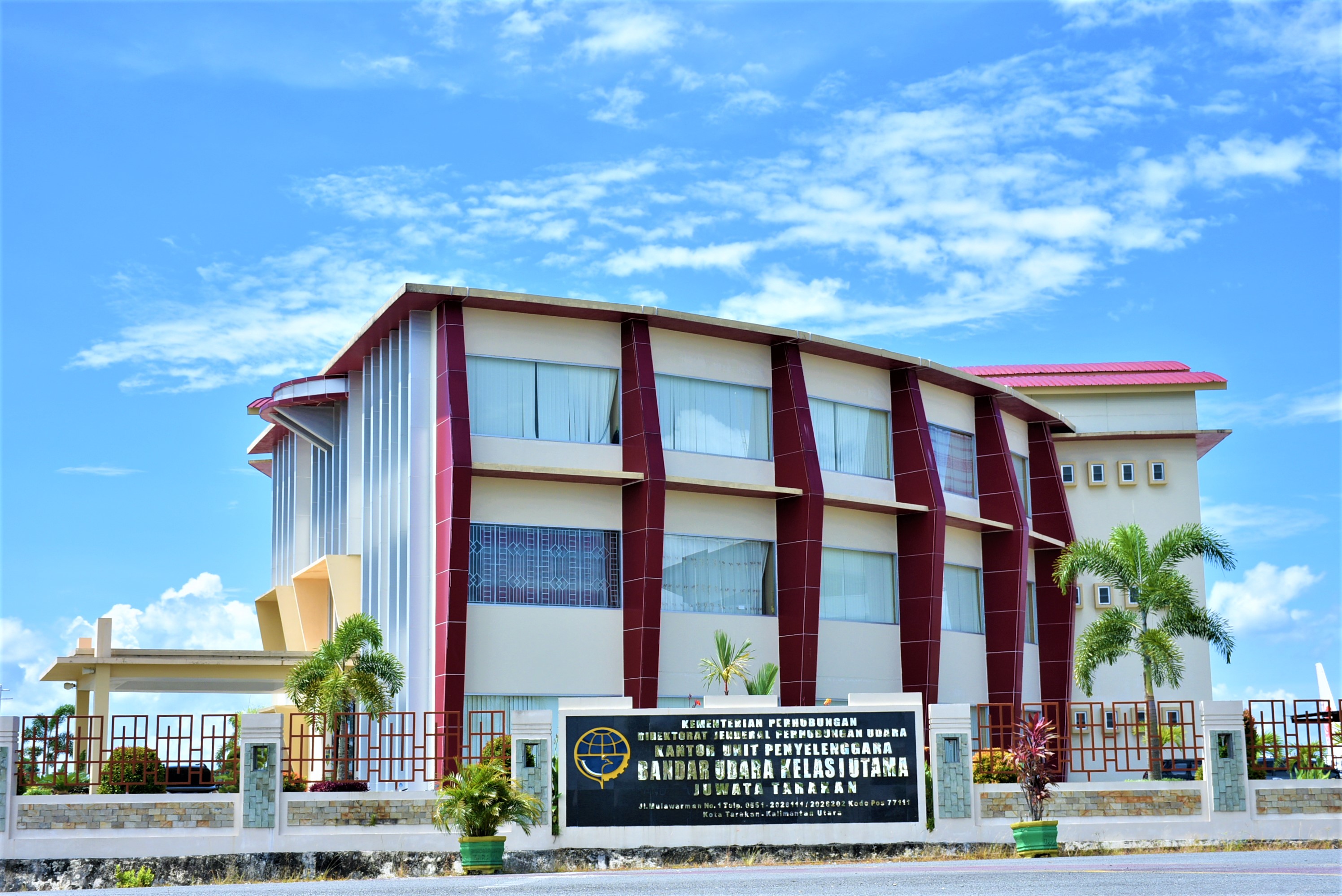 Foto Bandara GEDUNG ADMINISTRASI BANDARA