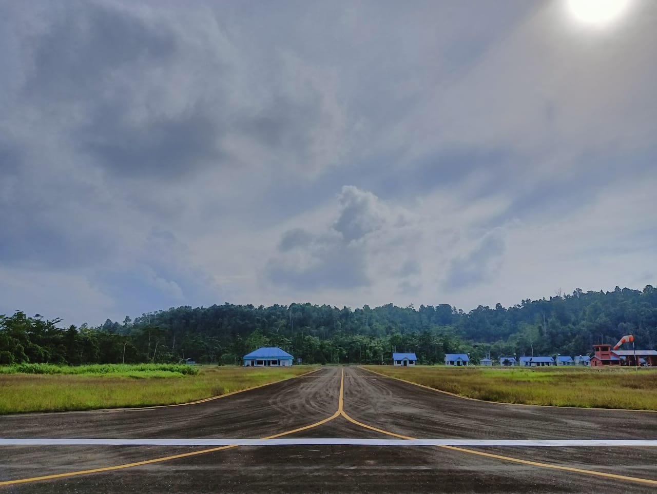 Foto Bandara Taxiway