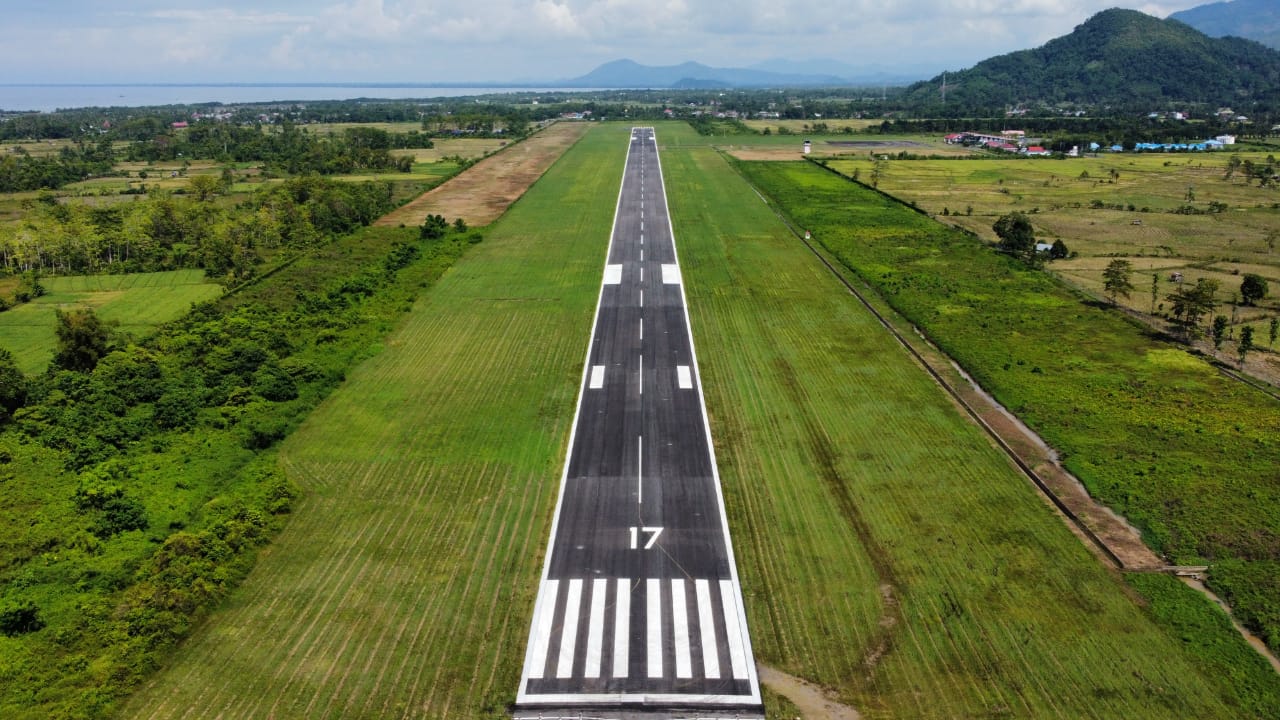 Foto Bandara Runway