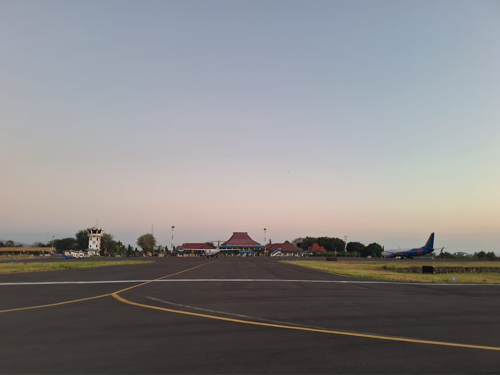 Foto Bandara Taxiway 