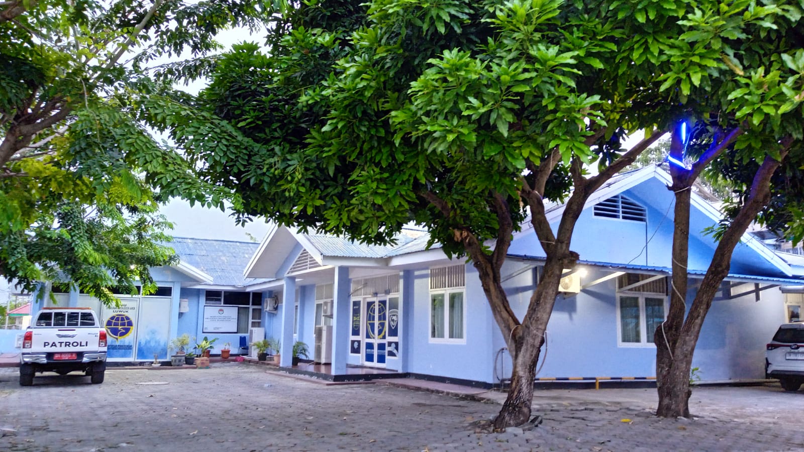 Foto Bandara Gedung Oprasional Administrasi	
