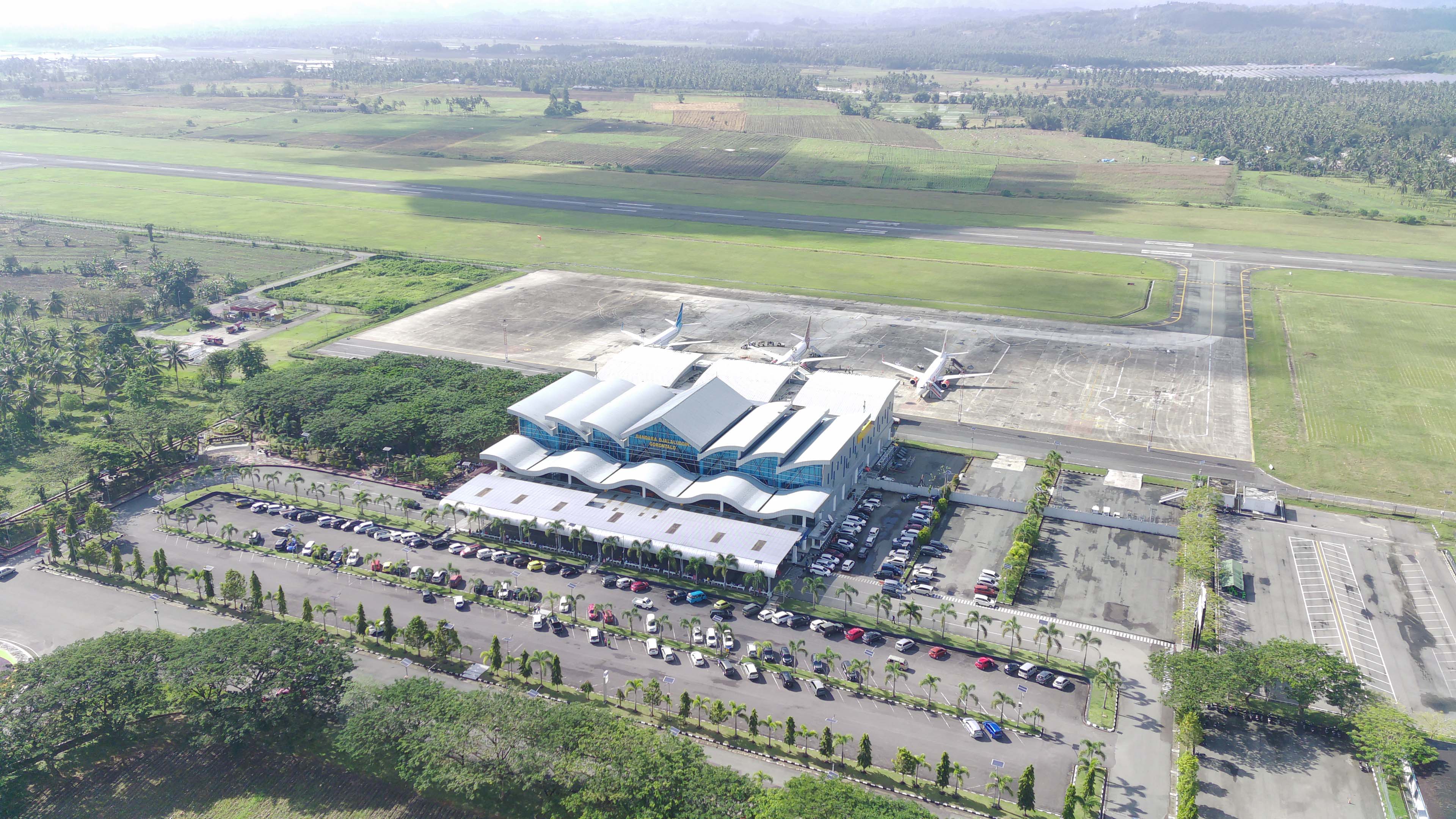 Foto Bandara Terminal Bandara Tampak Atas