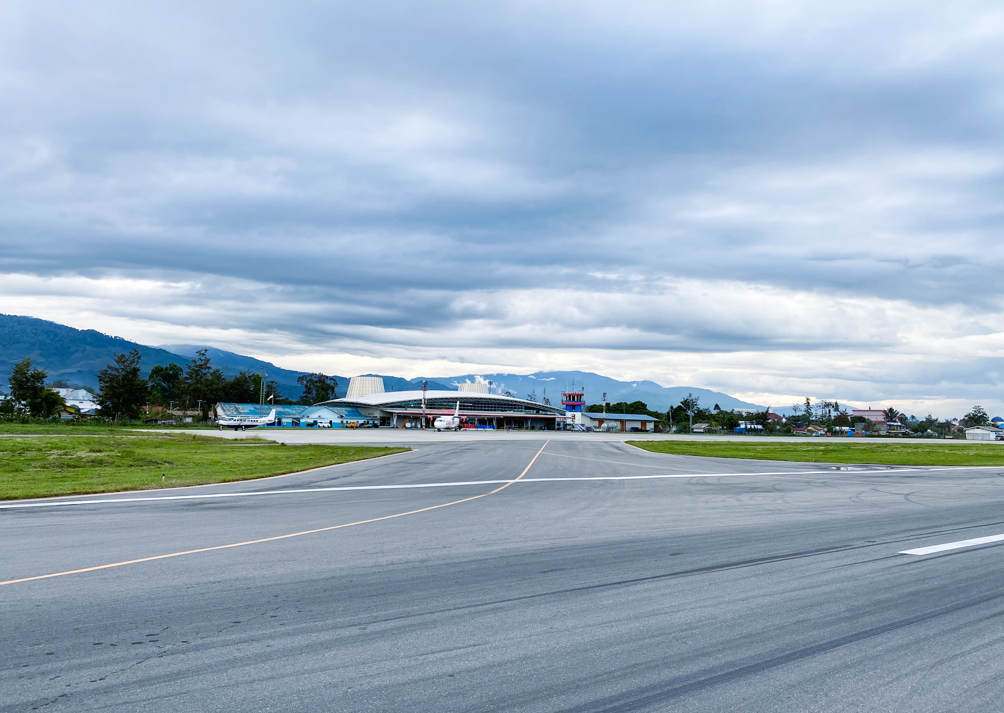 Foto Bandara Taxiway Bandar Udara Wamena