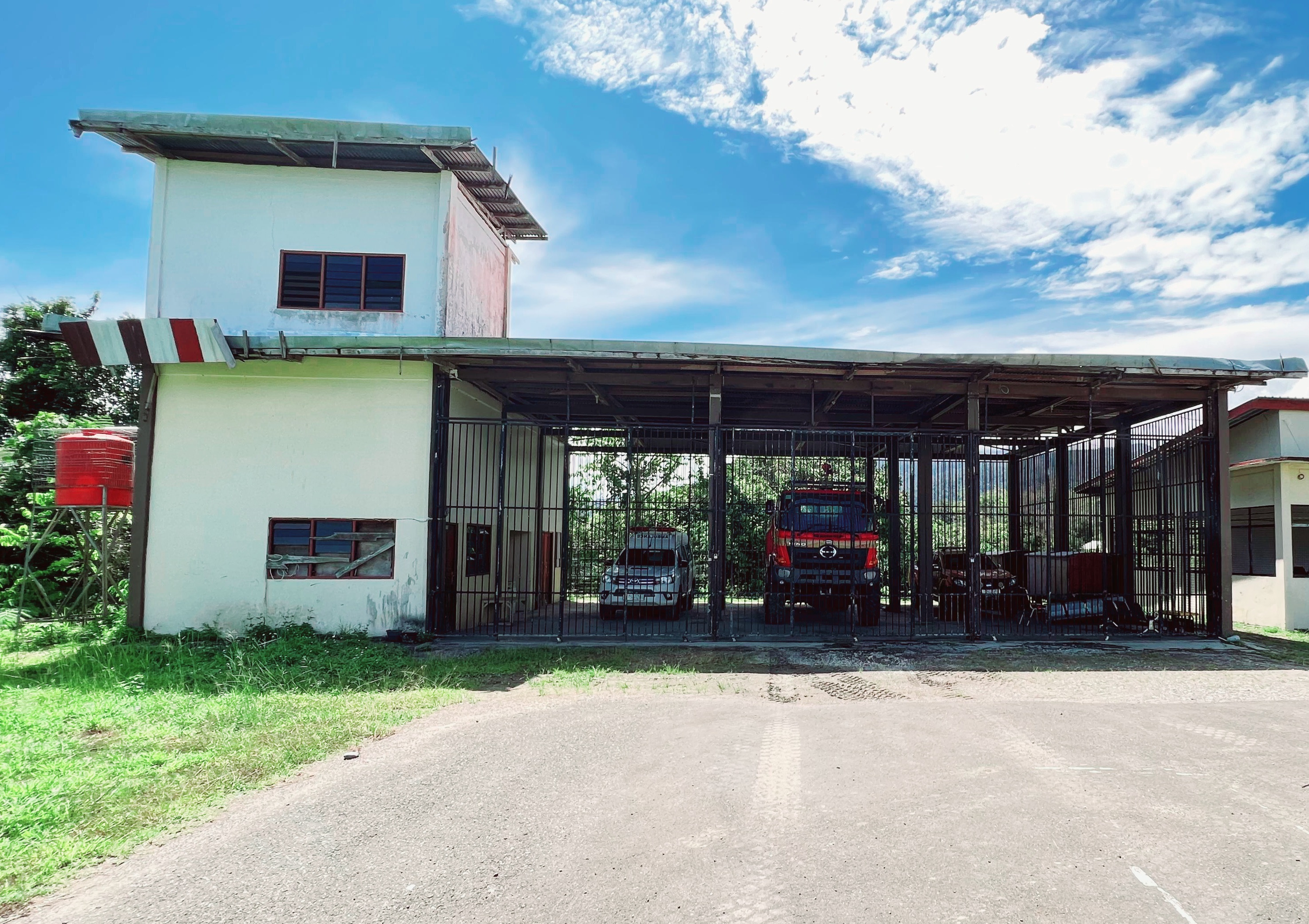 Foto Bandara Gedung Tampak Depan Fire Fighting