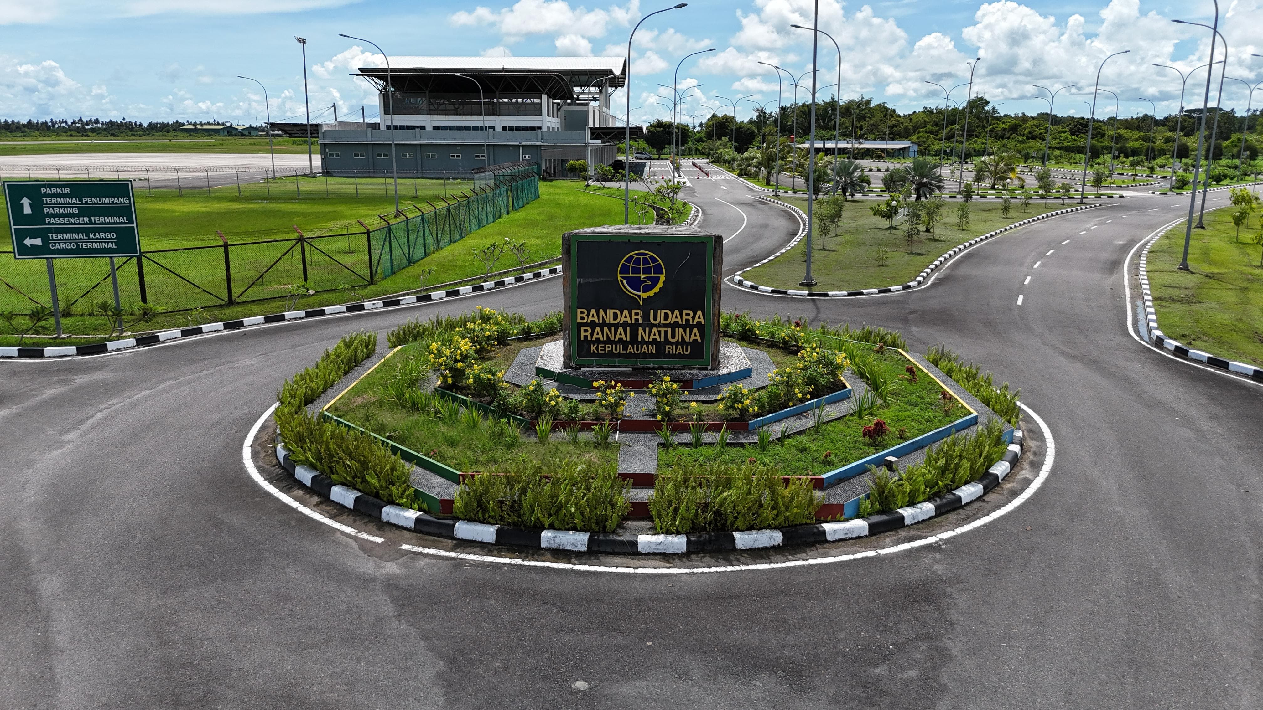 Gerbang Masuk Bandara
