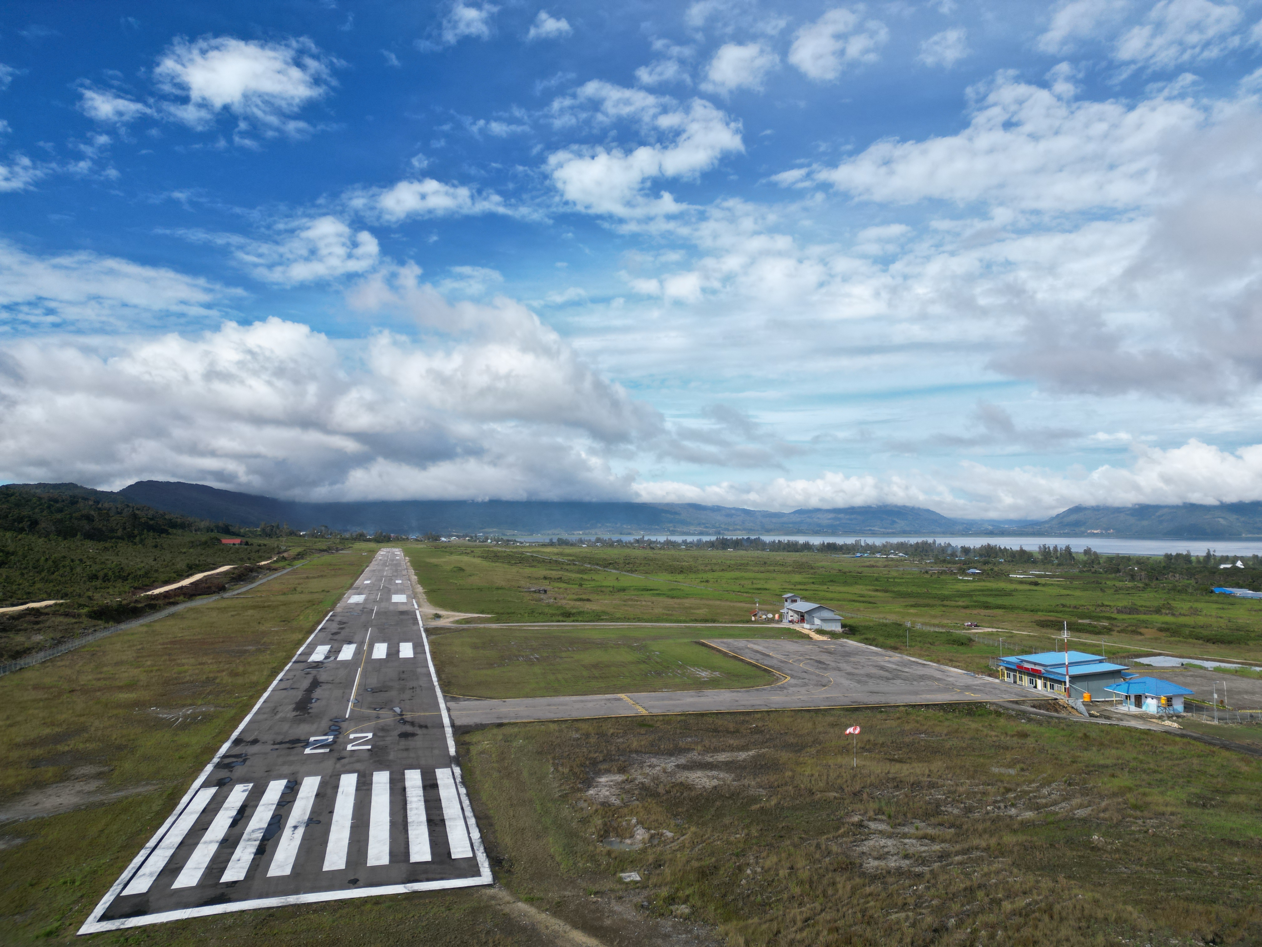 Foto Bandara APRON, TAXIWAY, RUNWAY