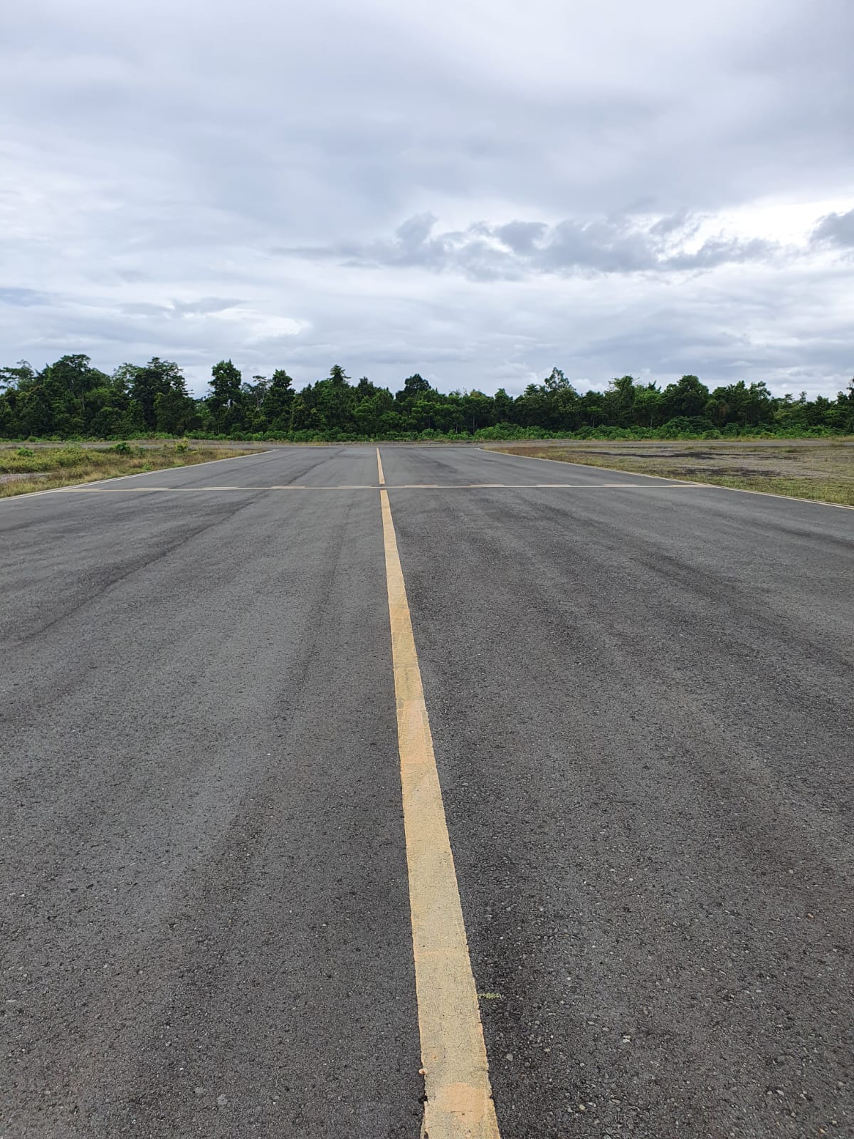 Foto Bandara Taxiway