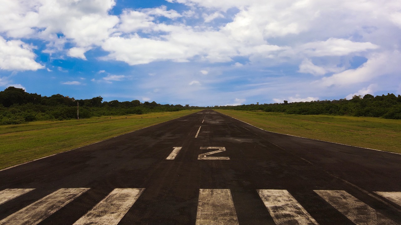 Foto Bandara RUNWAY 12