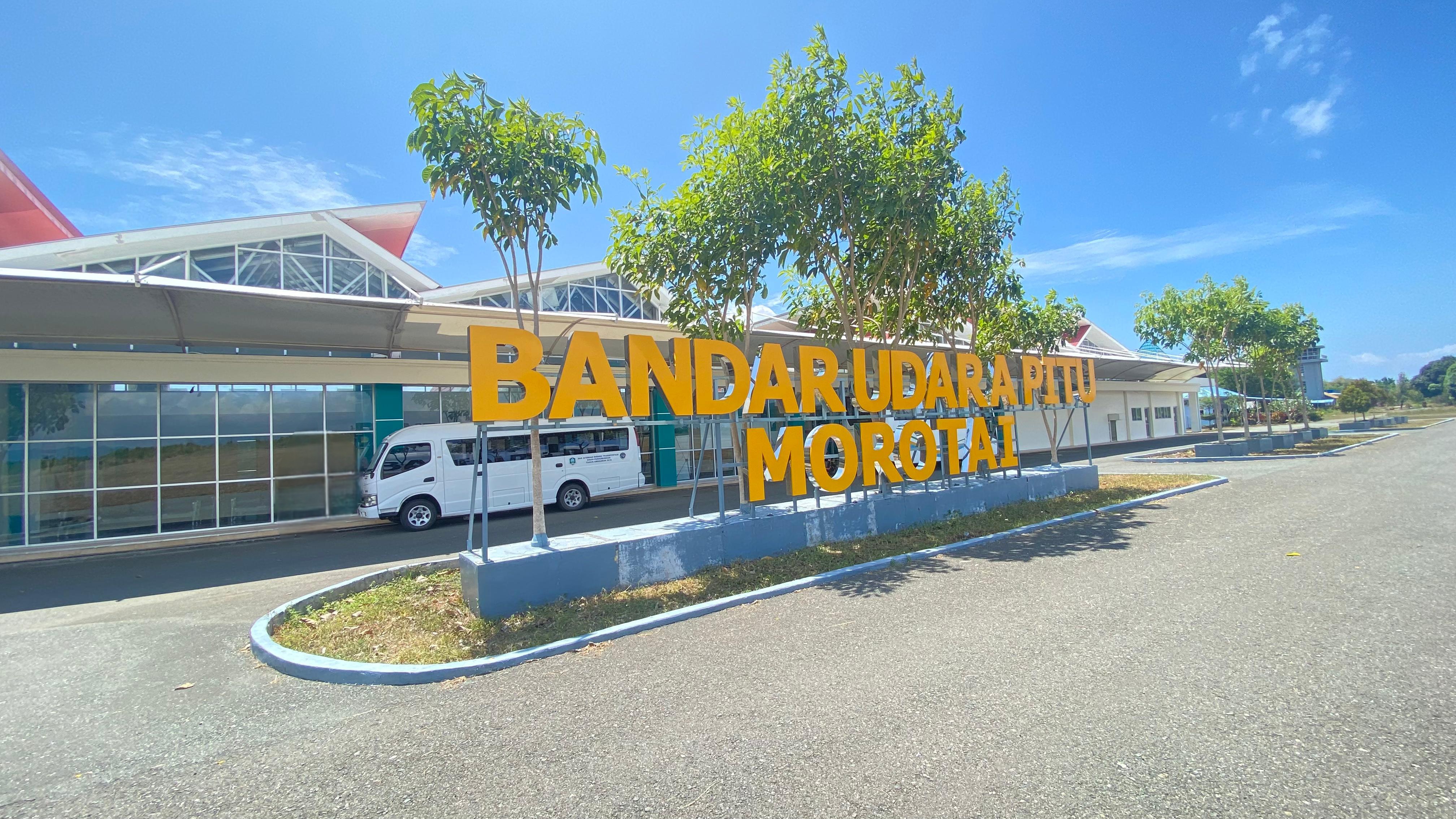 Foto Bandara Terminal tampak belakang