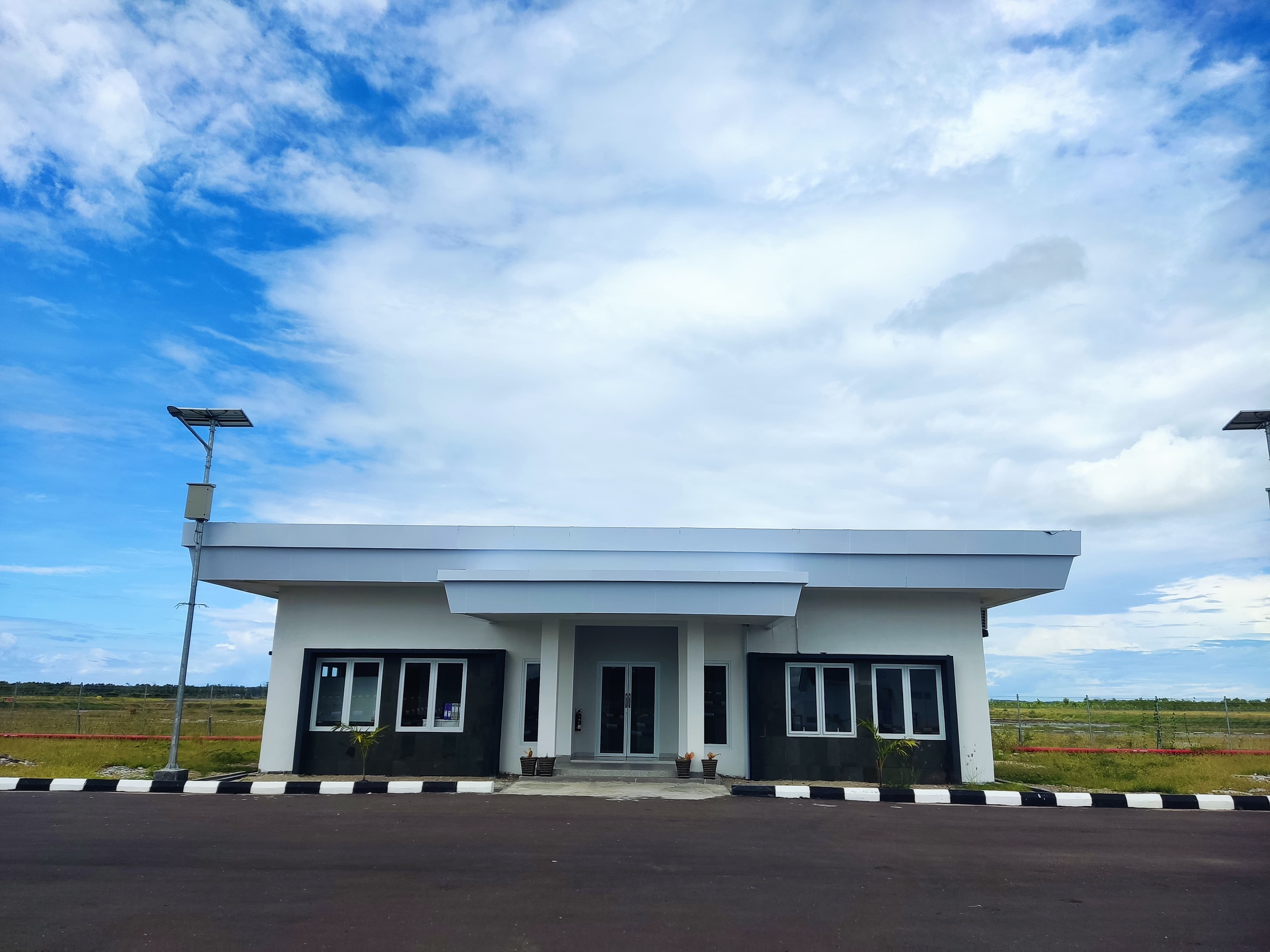 Foto Bandara Gedung Operasional