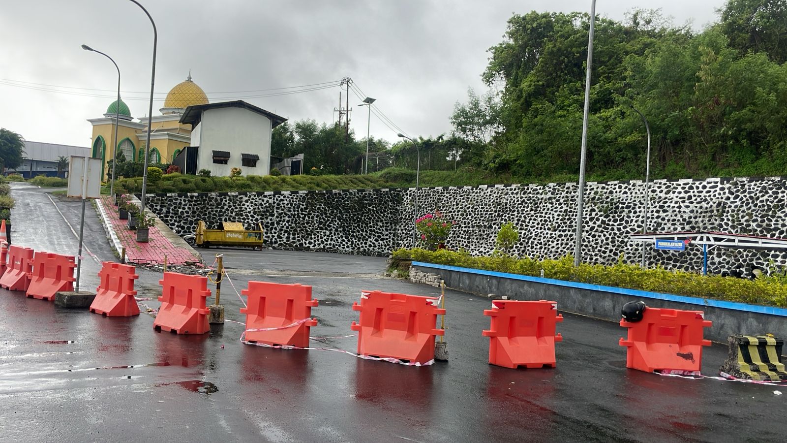 Foto Bandara PARKIR KENDARAAN RODA 2