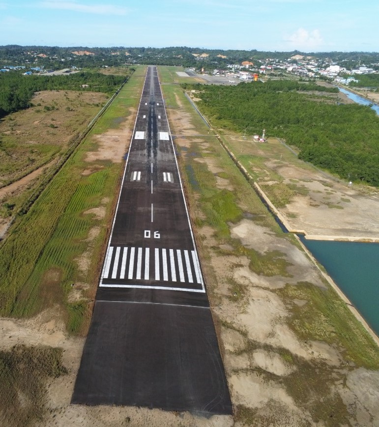 Foto Bandara RUNWAY ARAH 06