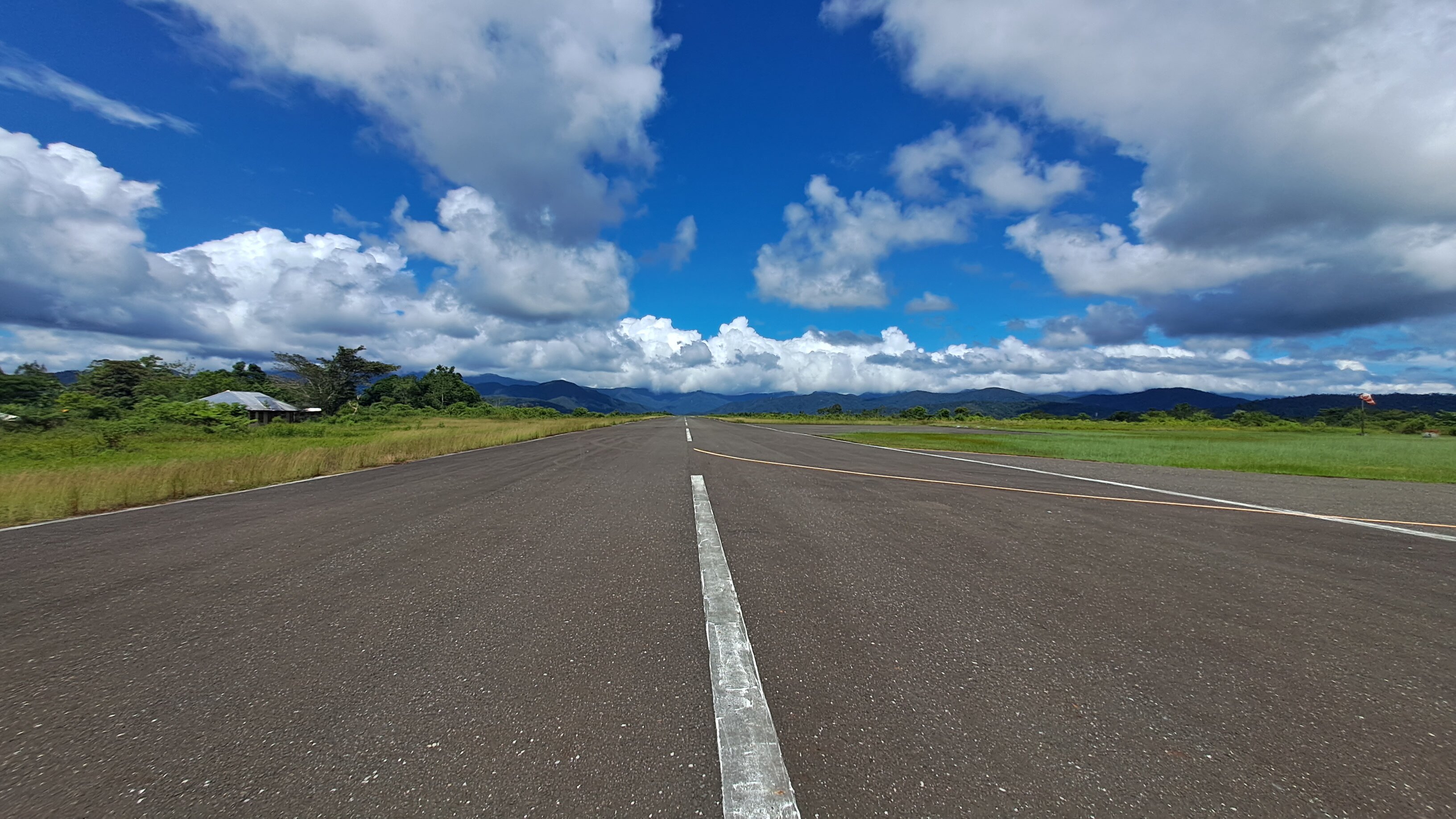 Foto Bandara Runway 03