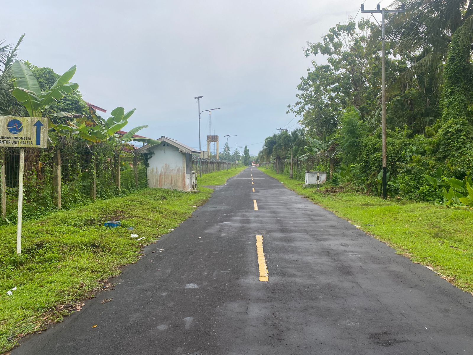 Foto Bandara Akses jalan masuk 