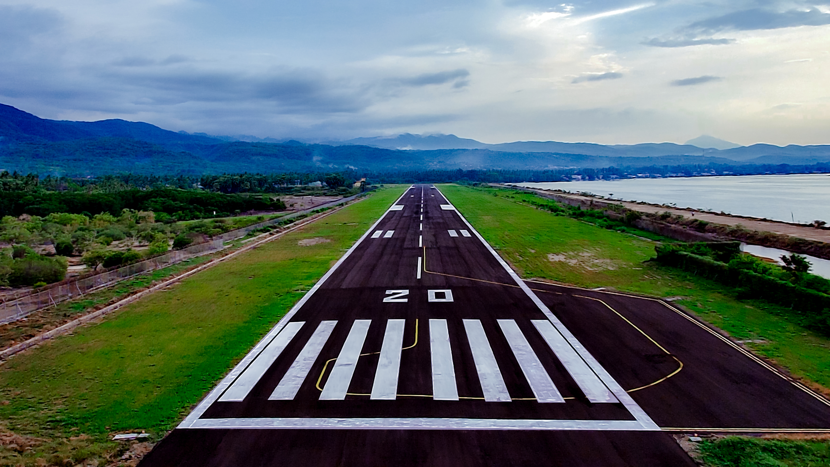 Foto Bandara RUNWAY 20