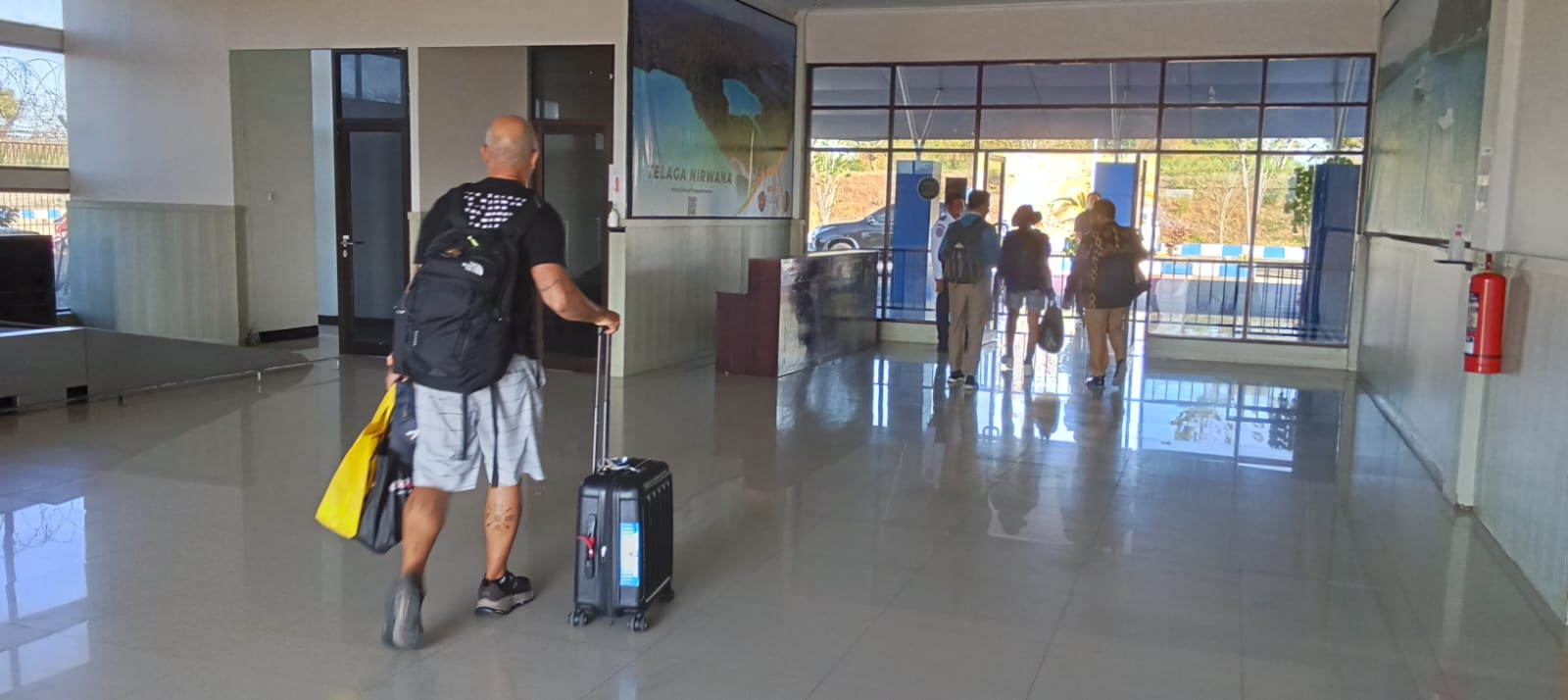 Foto Bandara RUANG KEDATANGAN