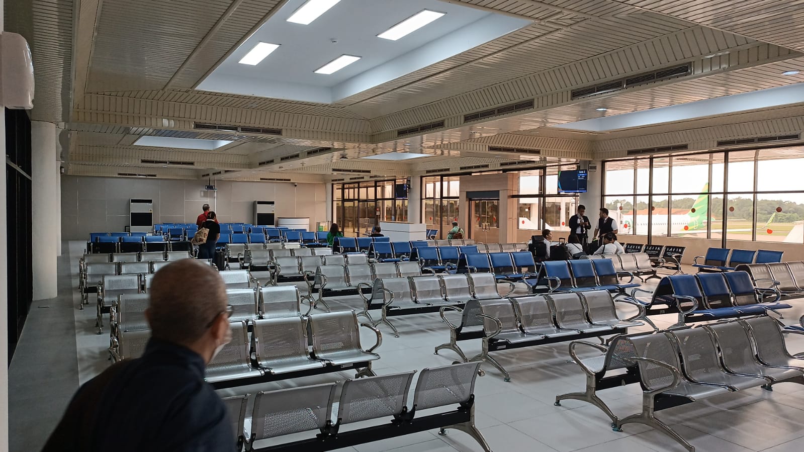 Foto Bandara Ruang Tunggu Bandar Udara Hang Nadim- Batam