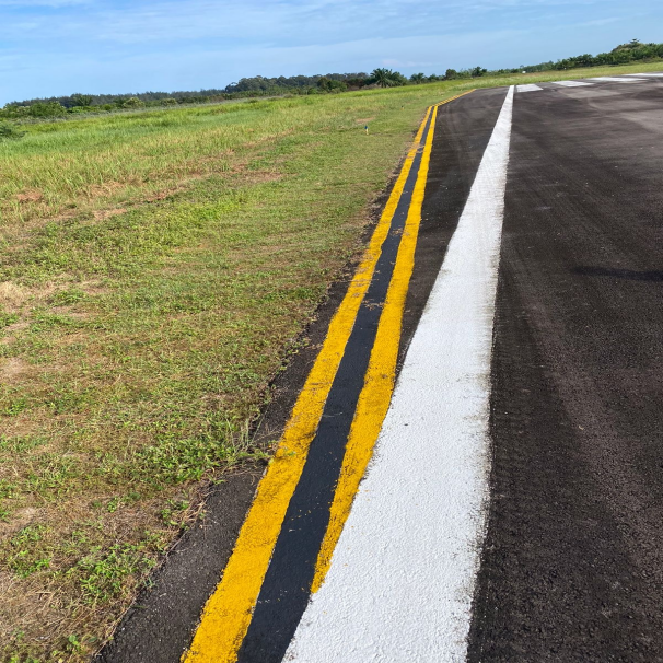 Foto Bandara Turn Pad Runway 32