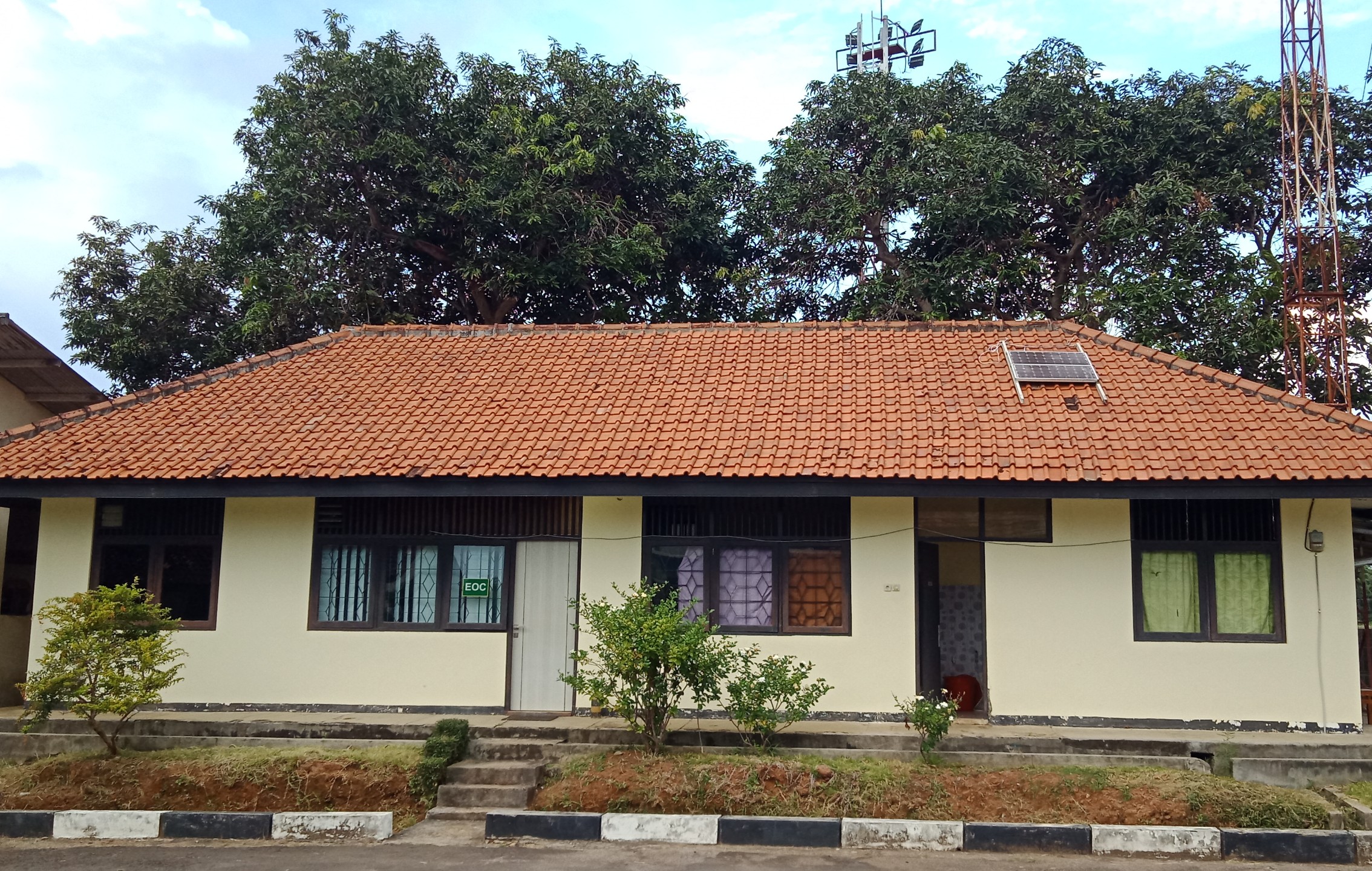 Foto Bandara Gedung EOC