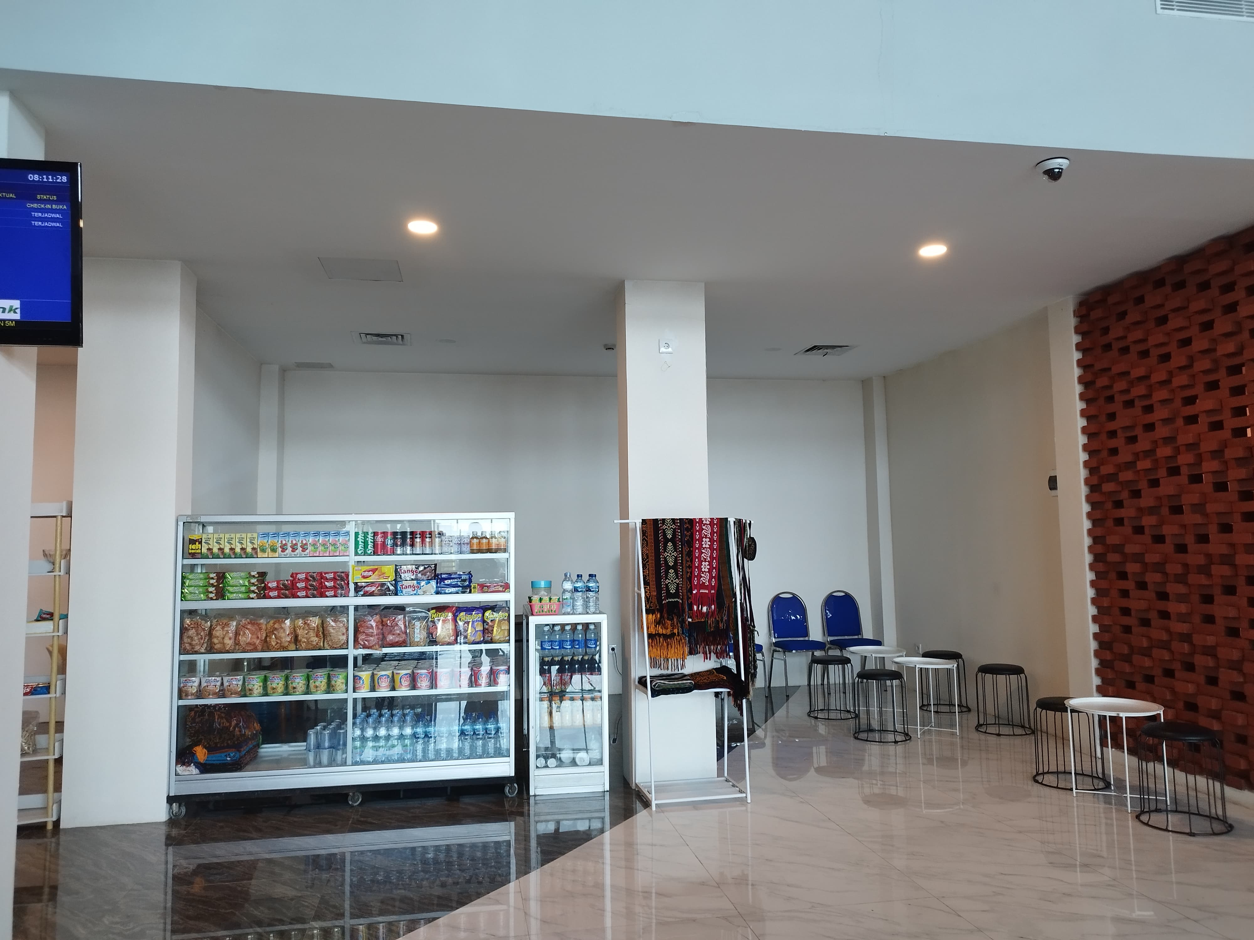 Foto Bandara Kantin Pada Area Waiting Room