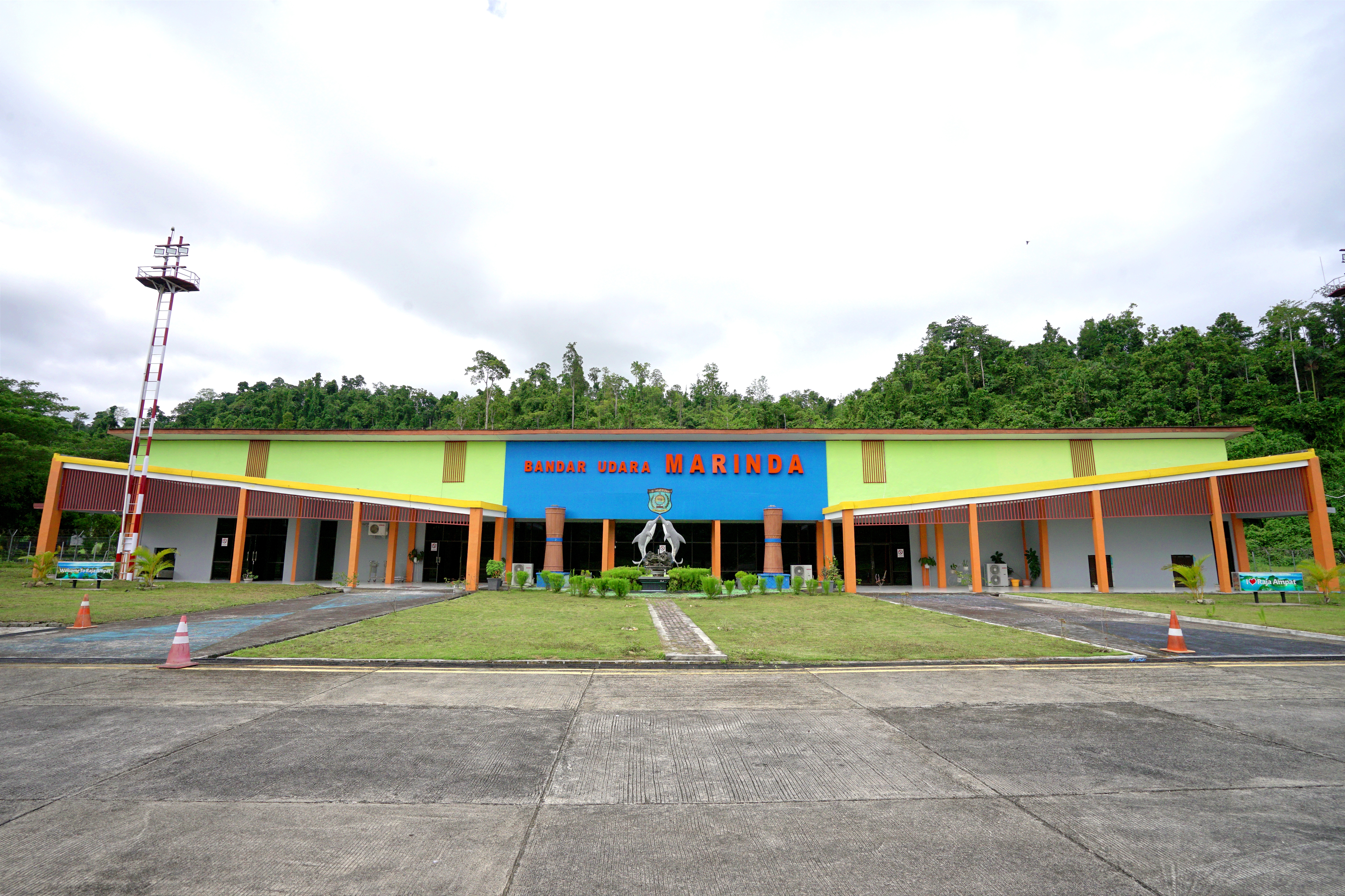 Foto Bandara Gedung Terminal Bandara dari Sisi Udara