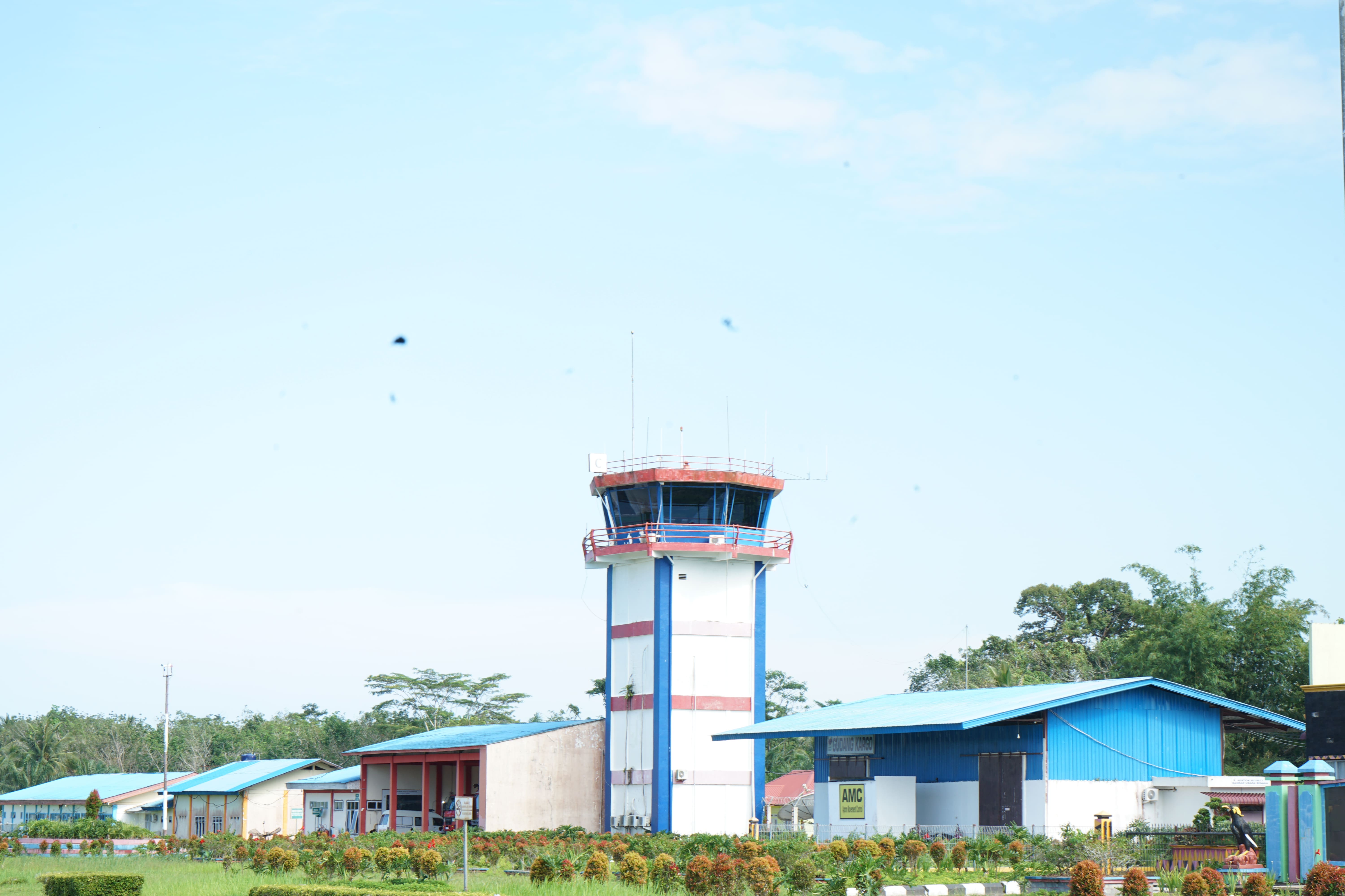 Foto Bandara Gedung Tower LLPNPI Airnav