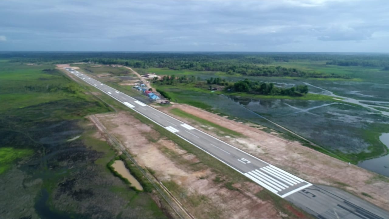 Foto Bandara Runway