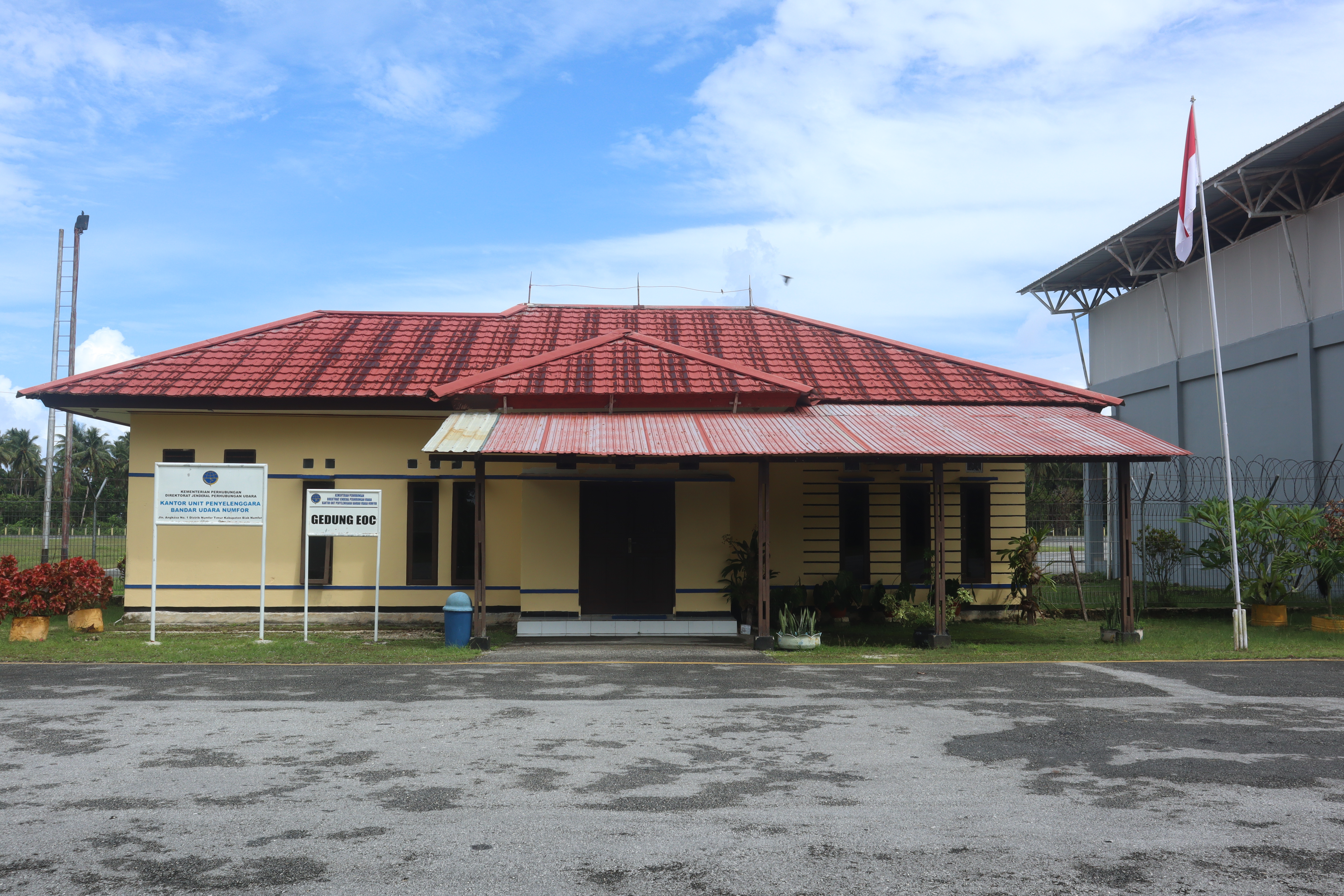 Foto Bandara Gedung Kantor