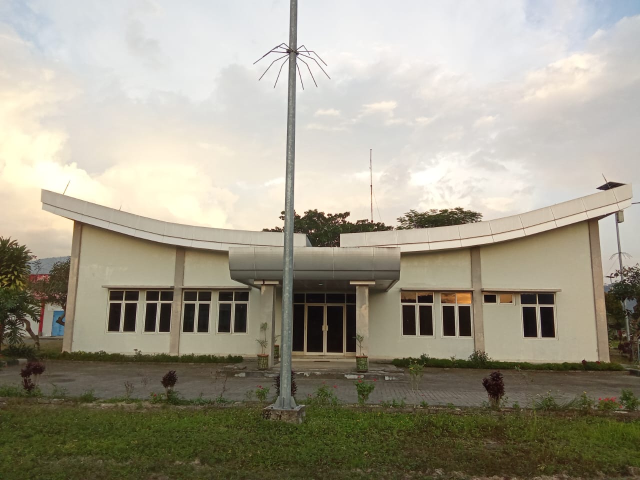 Foto Bandara Gedung Administrasi