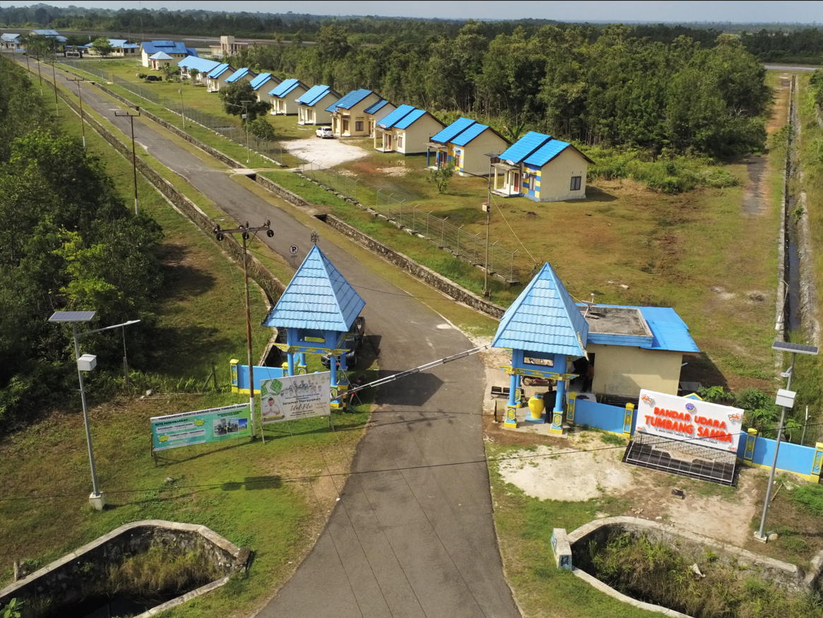 Foto Bandara GERBANG DEPAN BANDARA