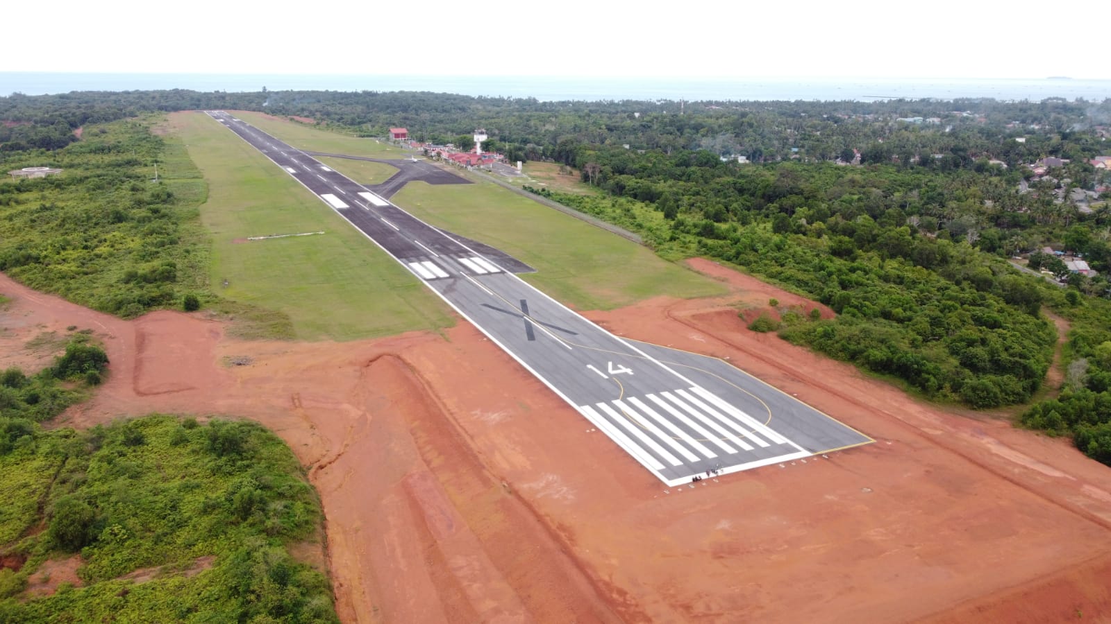 Foto Bandara Runway 14