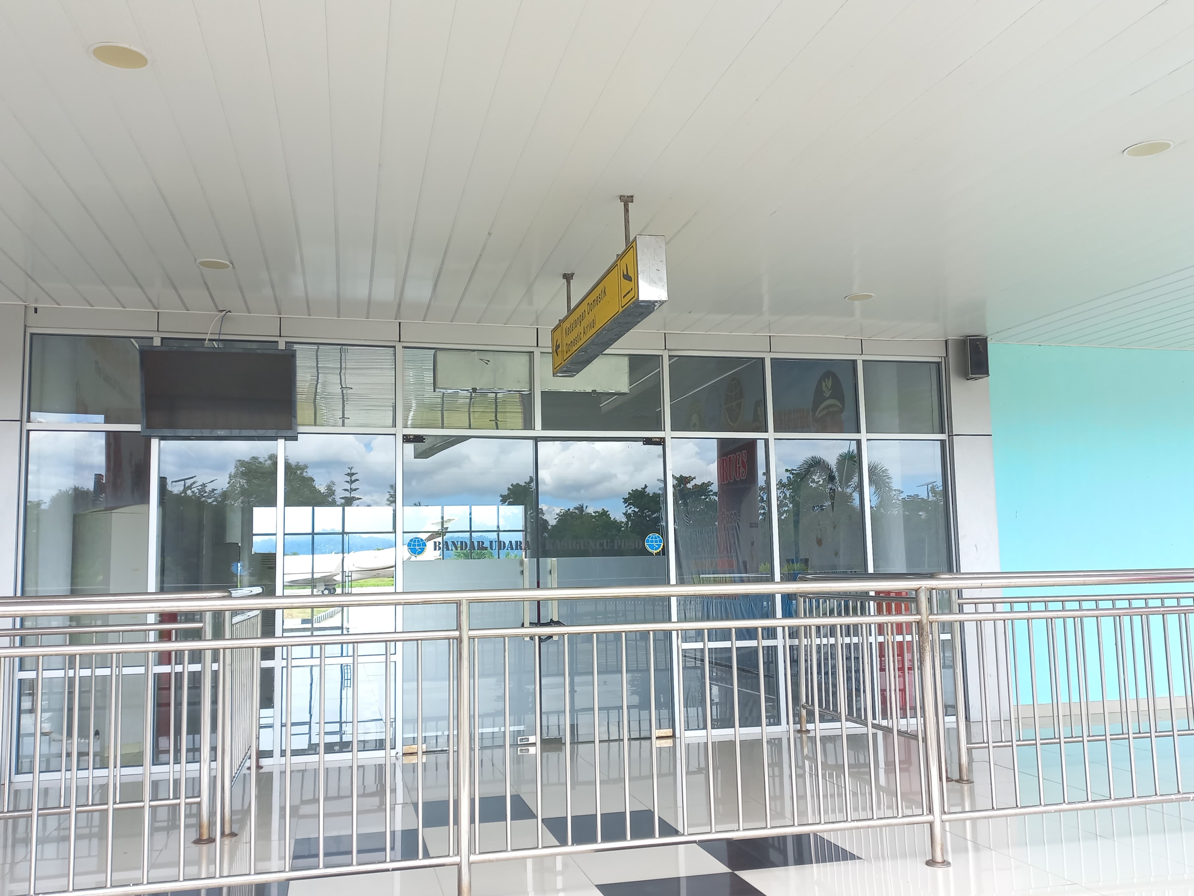 Foto Bandara Pintu Kedatangan