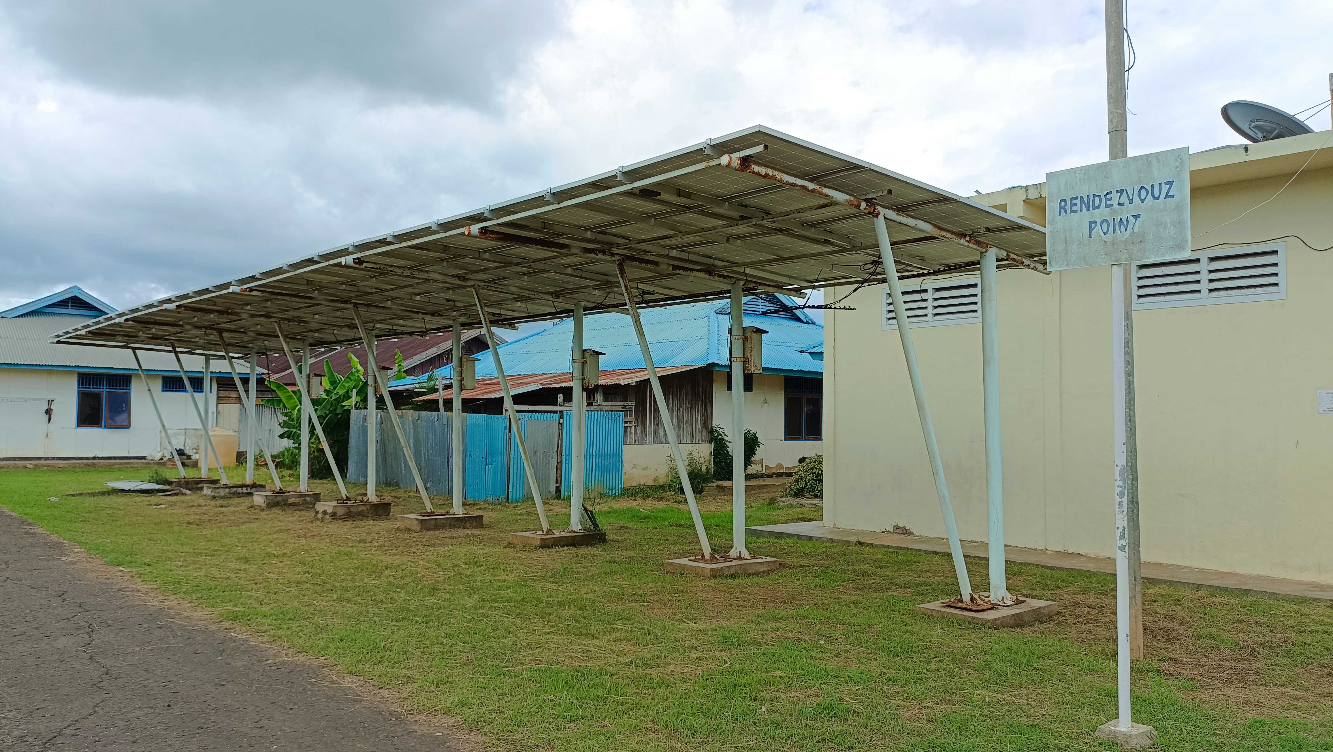 Foto Bandara Solar Cell