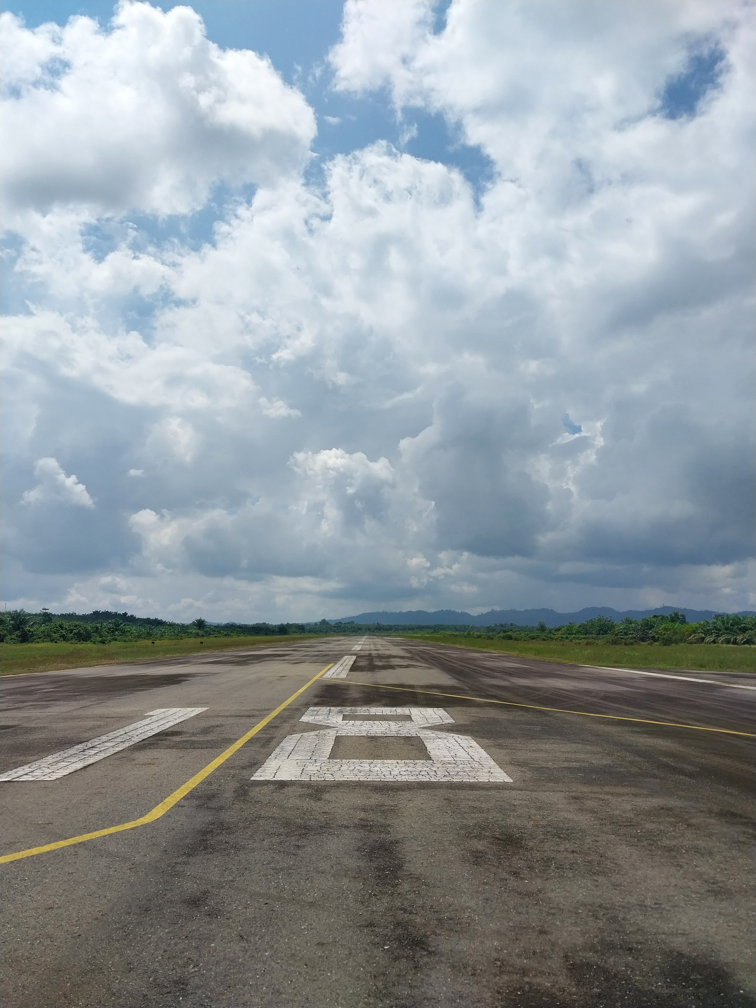 Foto Bandara Runway 18