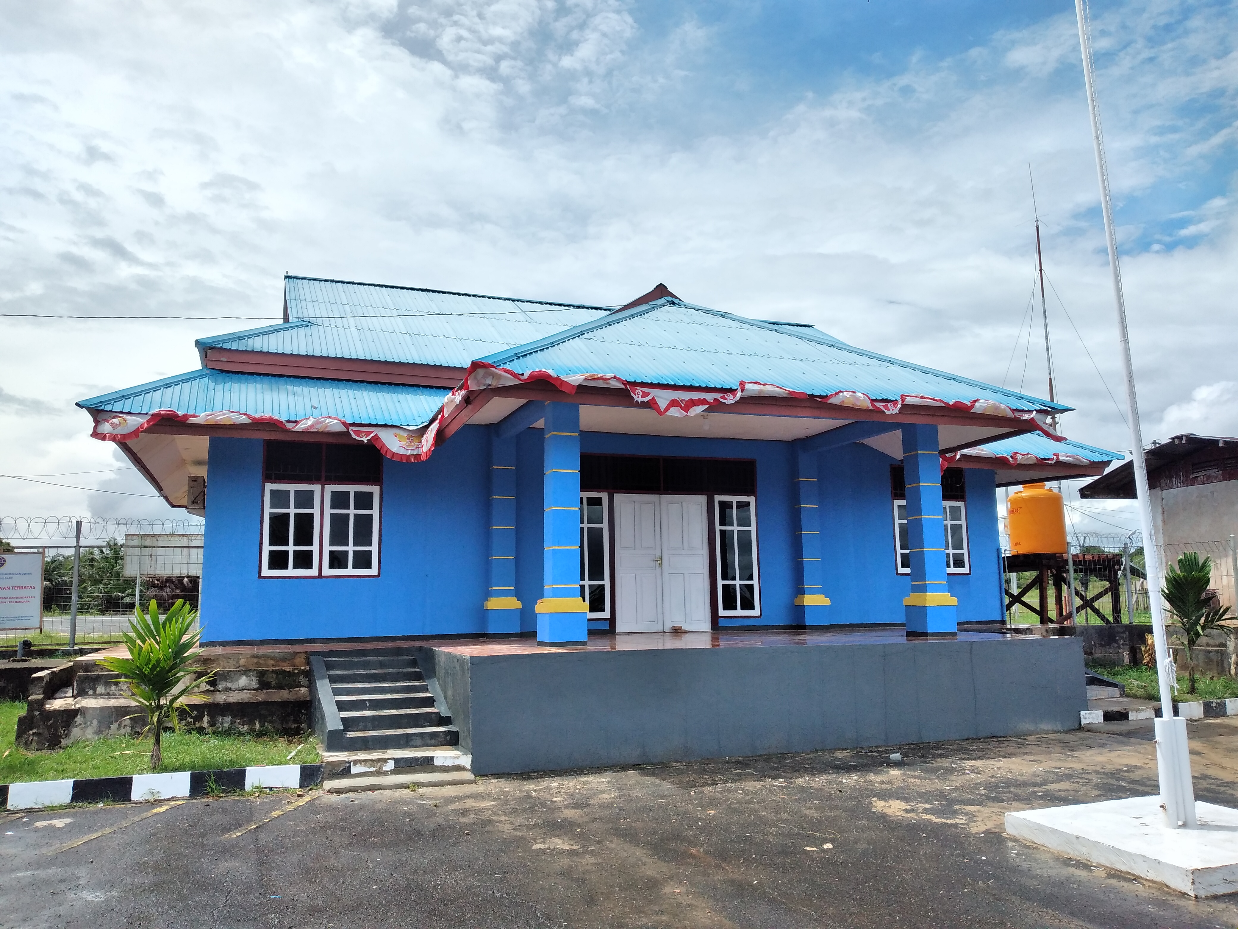 Foto Bandara Gedung Kantor/Administrasi Landside