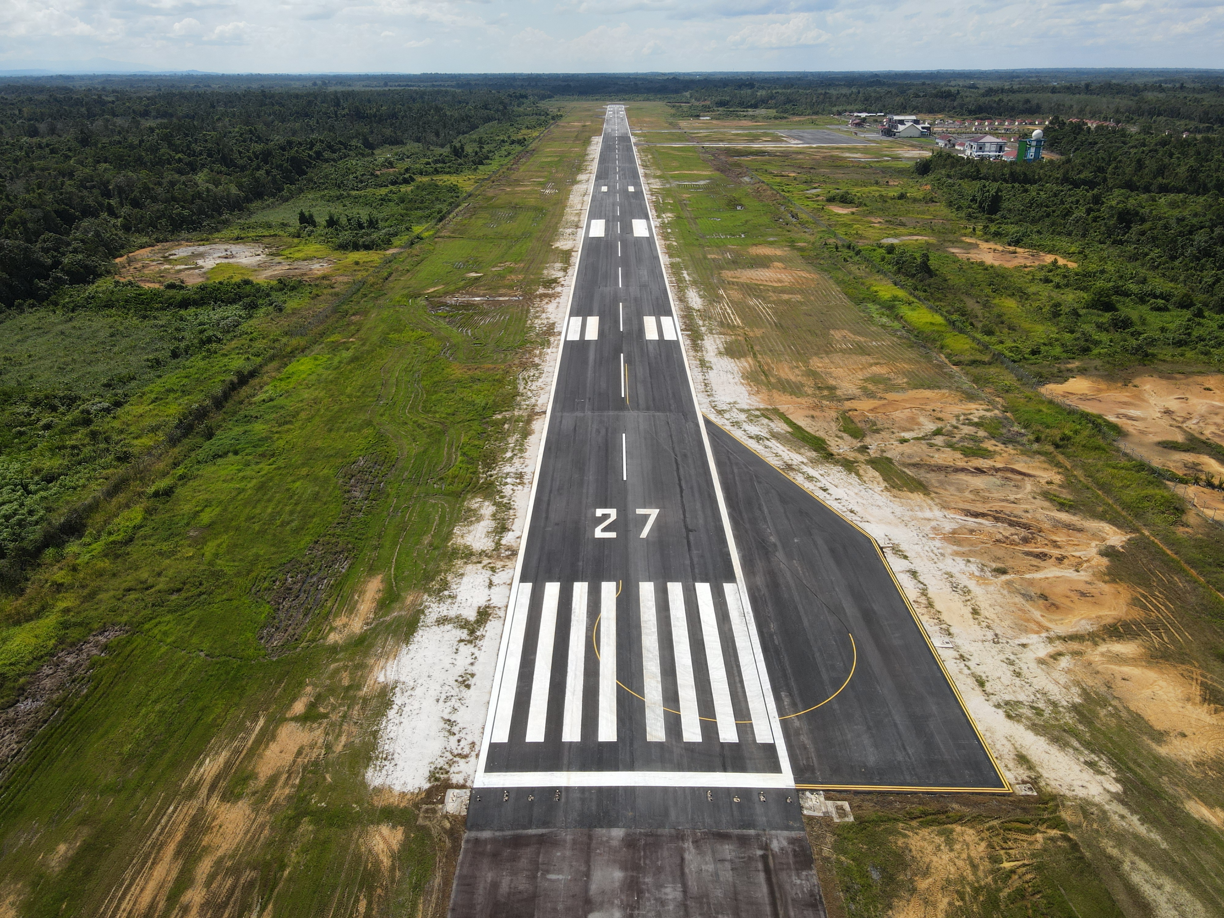 Foto Bandara Runway