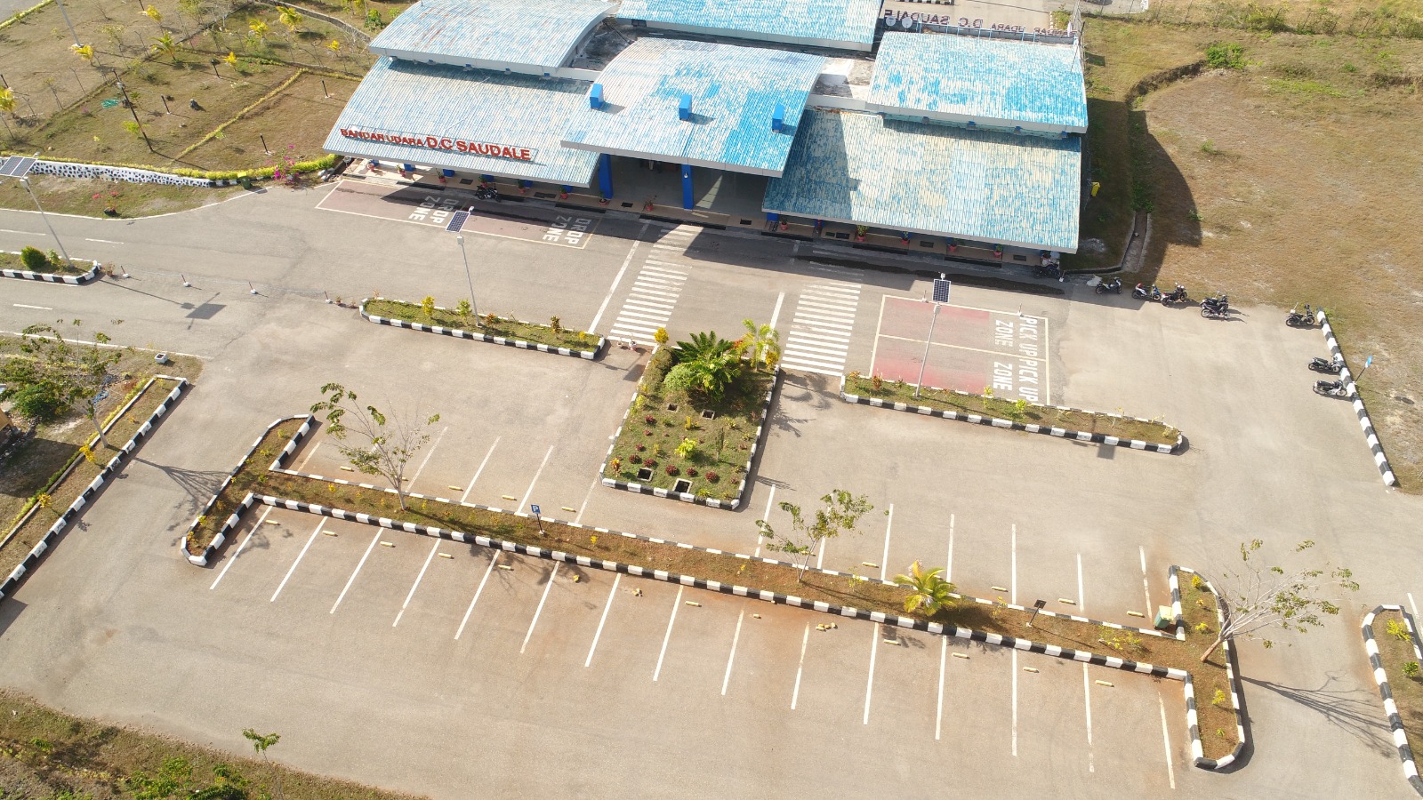 Foto Bandara AREA PARKIR KENDARAAN