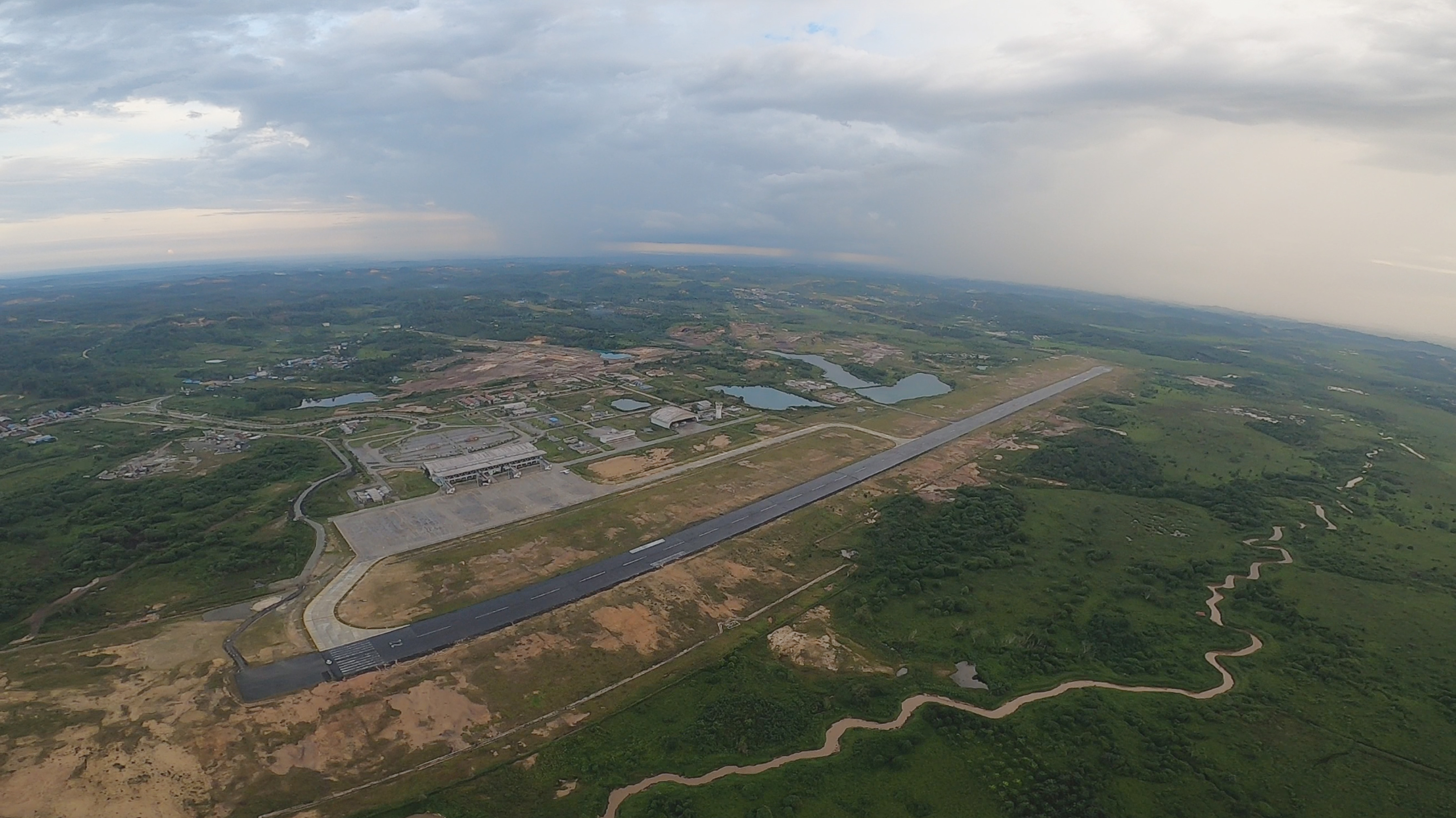 Foto Bandara Runeway