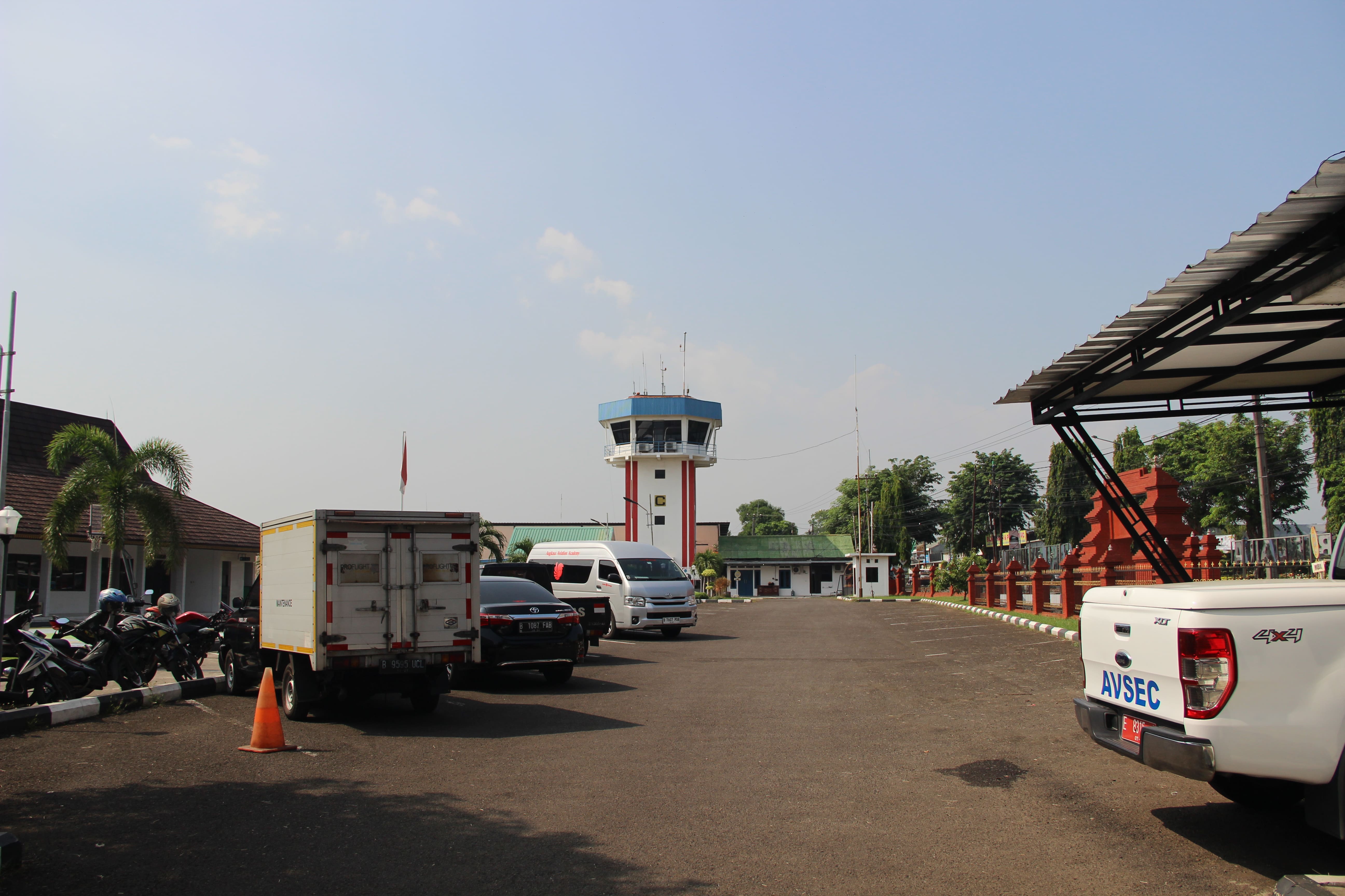 Foto Bandara Fasilitas Parkir