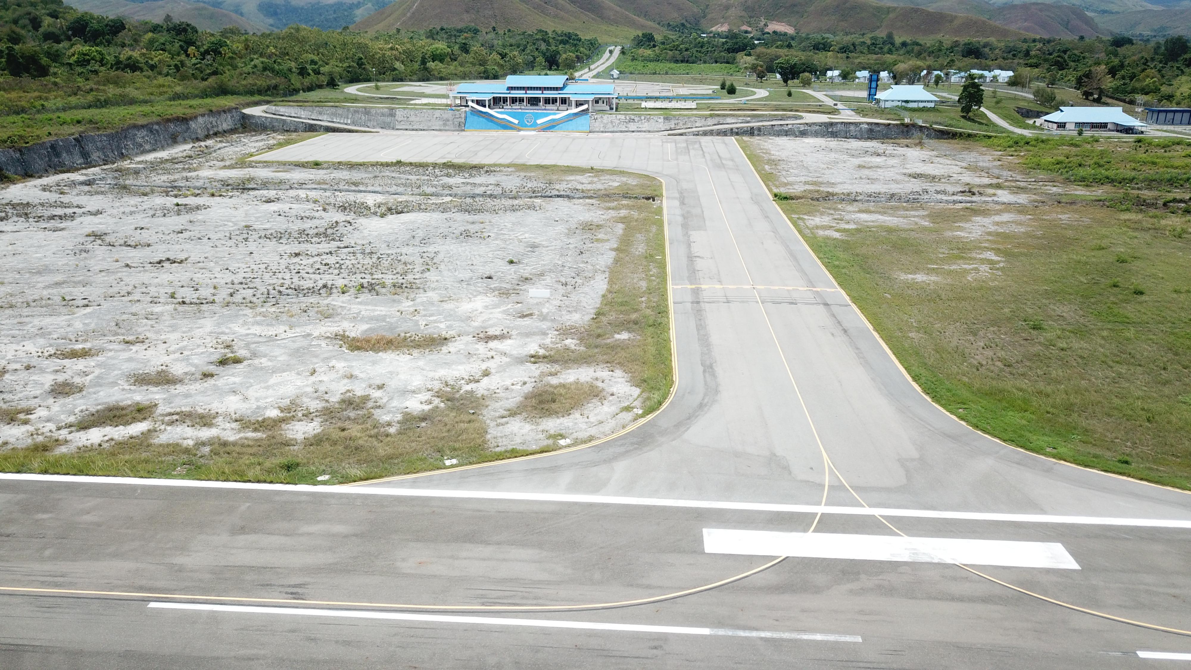 Foto Bandara Taxiway