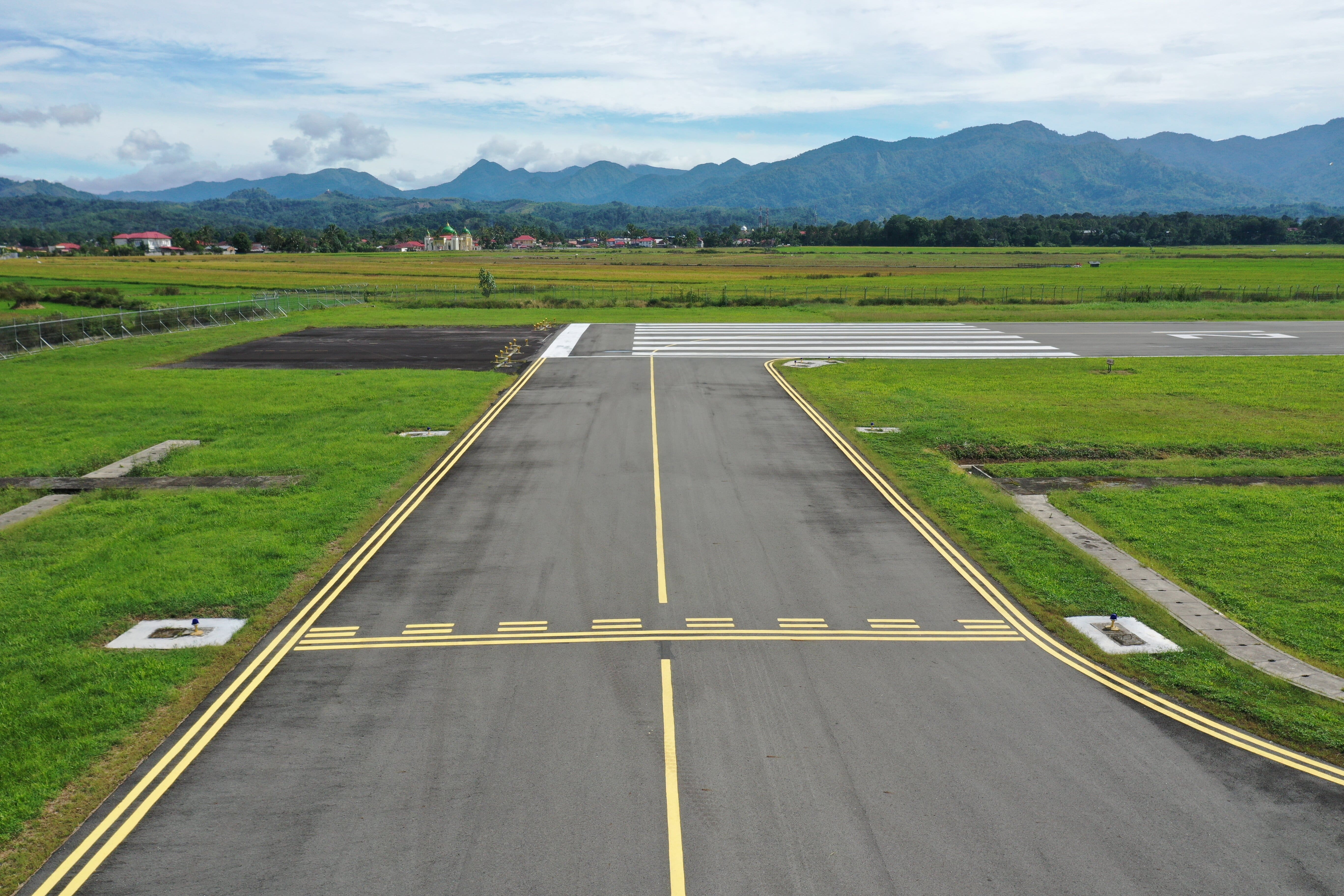 Foto Bandara TAXIWAY