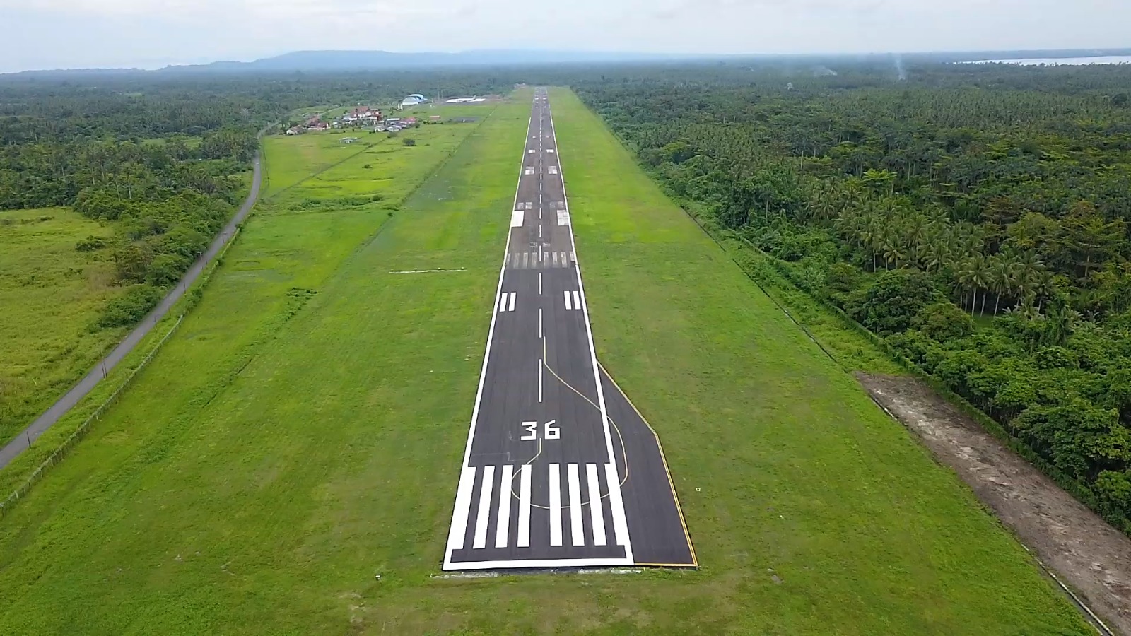 Foto Bandara Runway