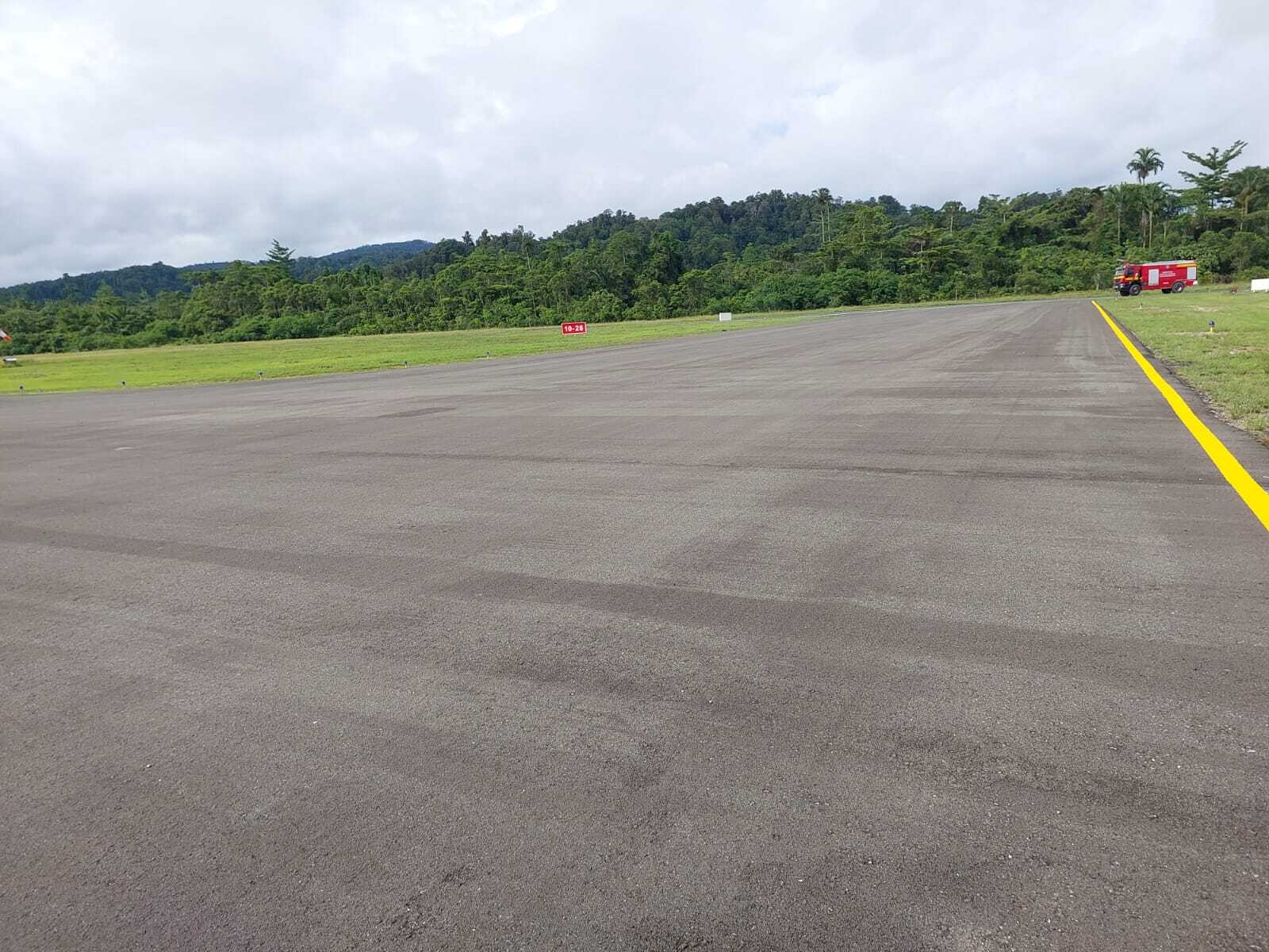 Foto Bandara Taxiway